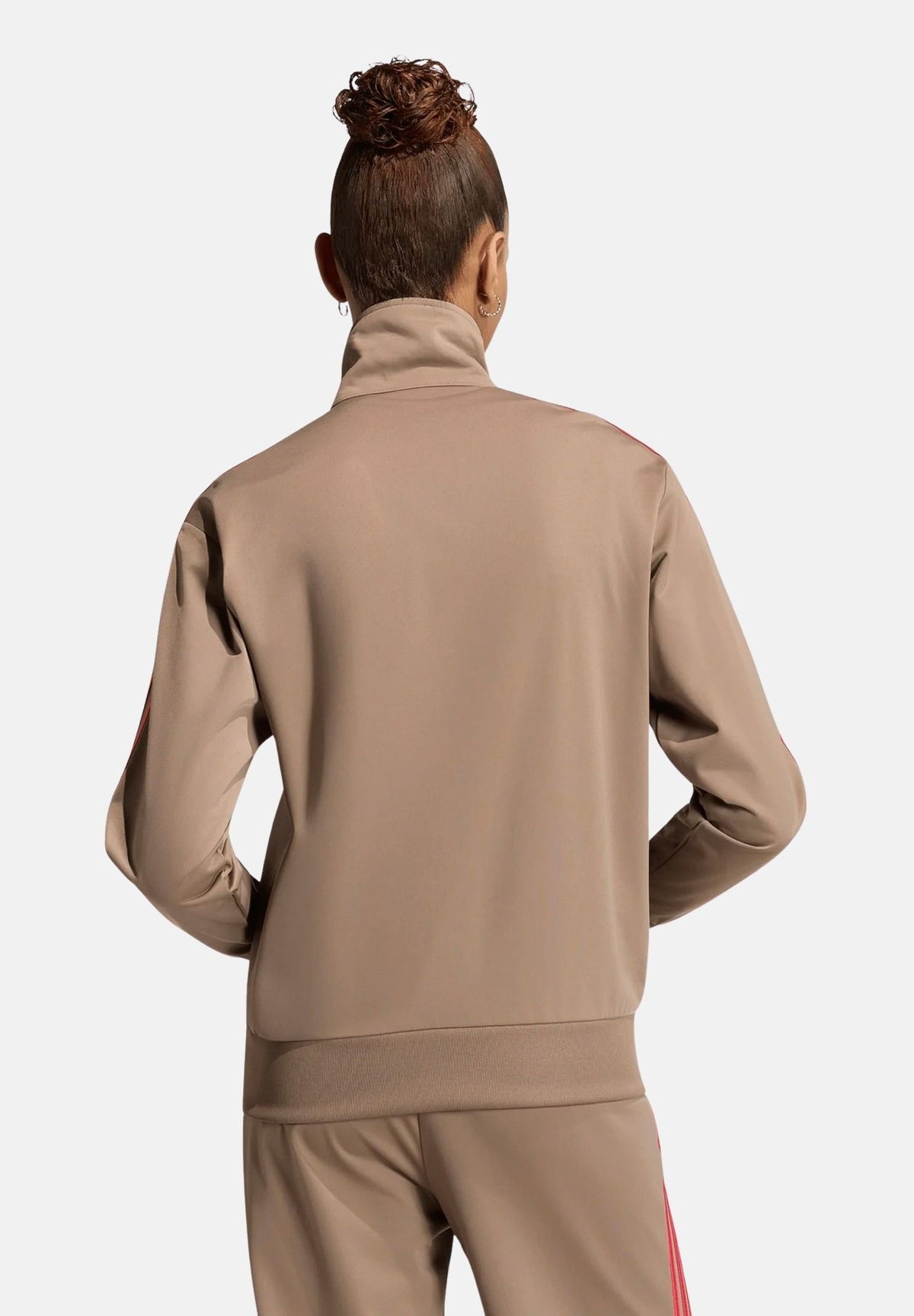 ADIDAS ORIGINALS Felpa con zip FIREBIRD TRACK TOP LOOSE Khaki power pink, beige e rosa da donna in tessuto tecnico effetto acetato. KU8196 . ADIDAS ORIGINALS