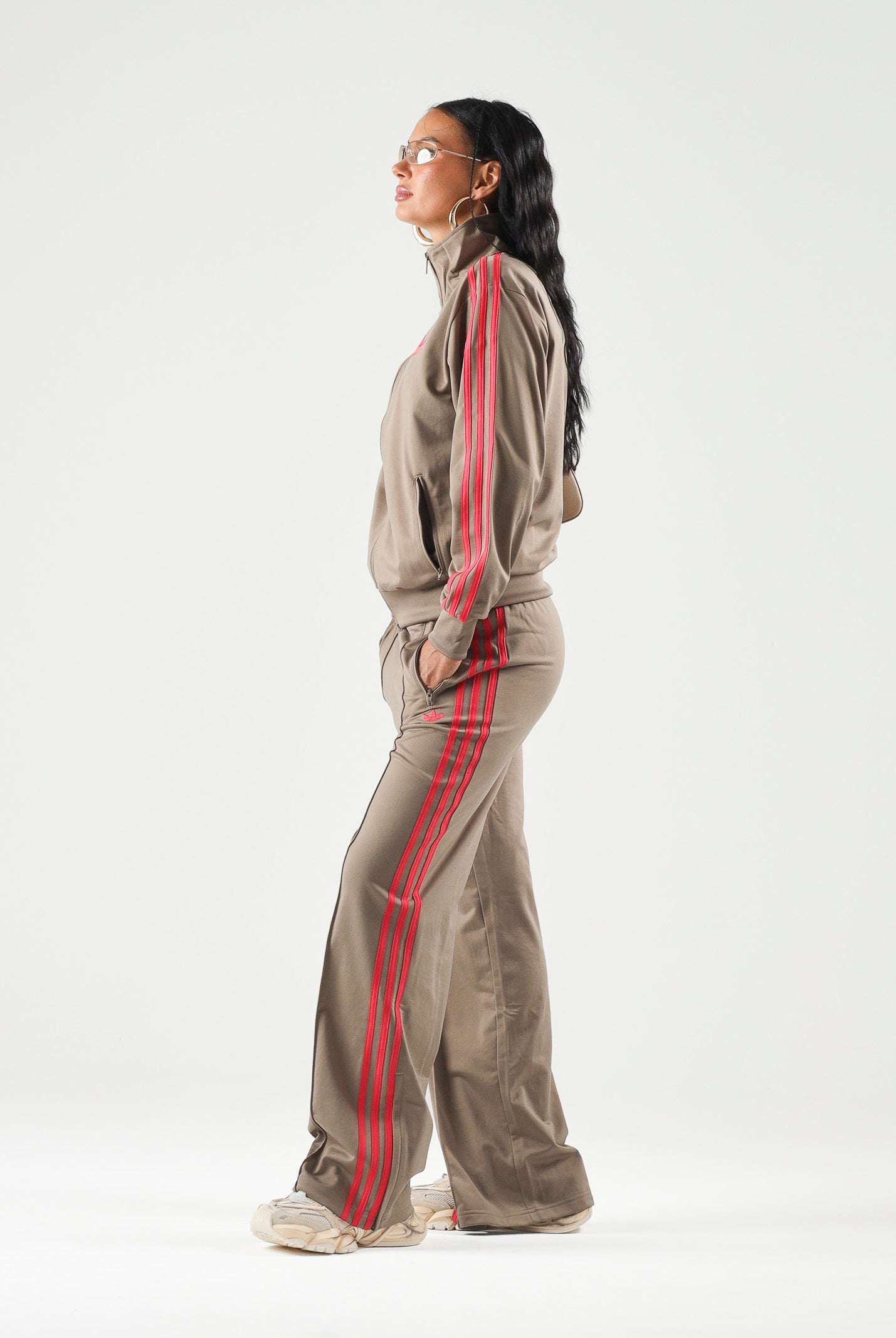 ADIDAS ORIGINALS Felpa con zip FIREBIRD TRACK TOP LOOSE Khaki power pink, marrone e rosa, da donna KU8196 . ADIDAS ORIGINALS