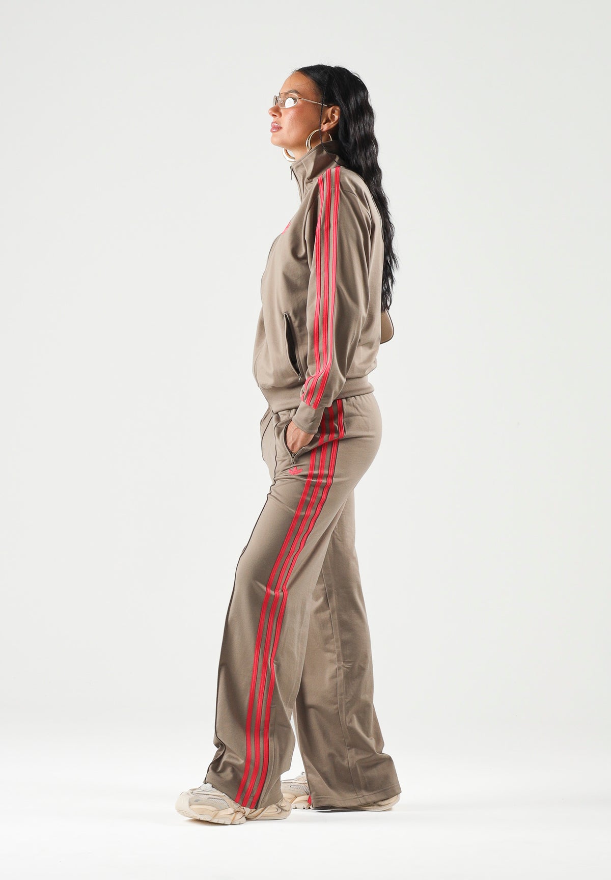 ADIDAS ORIGINALS Felpa con zip FIREBIRD TRACK TOP LOOSE Khaki power pink, beige e rosa, da donna KU8196 . ADIDAS ORIGINALS