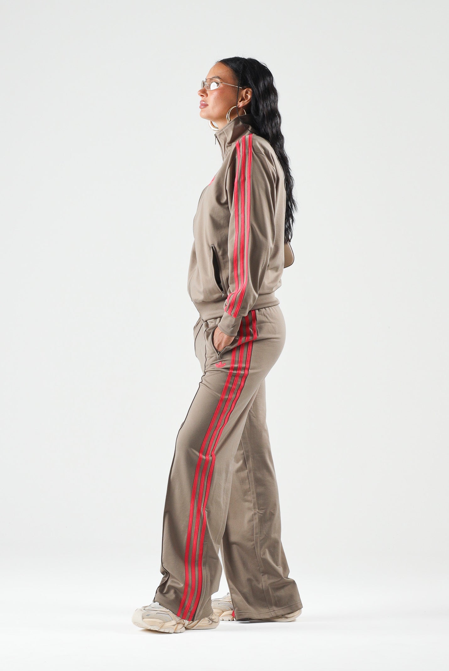 ADIDAS ORIGINALS Pantaloni FIREBIRD LOOSE power pink beige e rosa da donna con gamba ampia KV2233 . ADIDAS ORIGINALS