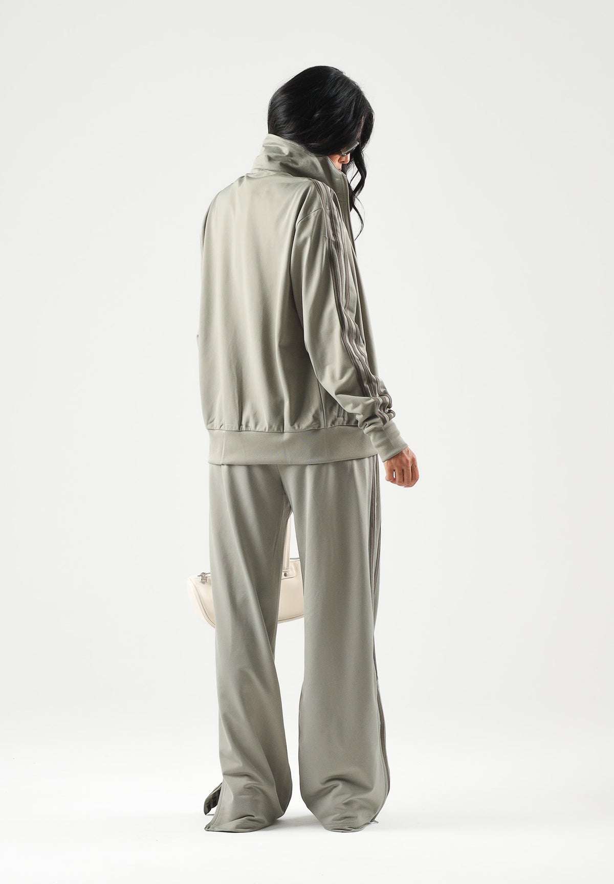 ADIDAS ORIGINALS Pantaloni FIREBIRD LOOSE Silver Pebble-verde fango da donna effetto acetato KV2235 . ADIDAS ORIGINALS