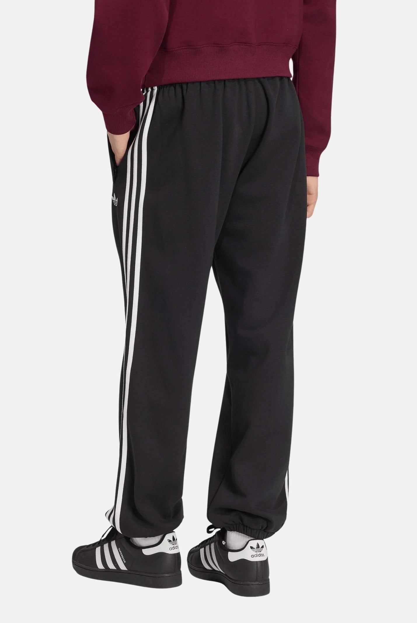 ADIDAS ORIGINALS Pantaloni ADICOLOR 3-STRIPES CUFFED nero da uomo con logo iconico KV9280 . ADIDAS ORIGINALS