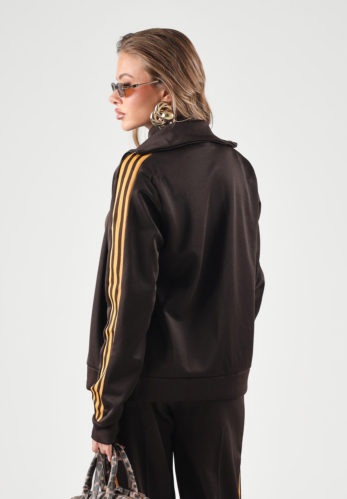 ADIDAS ORIGINALS Felpa con zip FIREBIRD TRACK auburn marrone da donna con 3-Stripes a contrasto sulle maniche. KV9561 . ADIDAS ORIGINALS