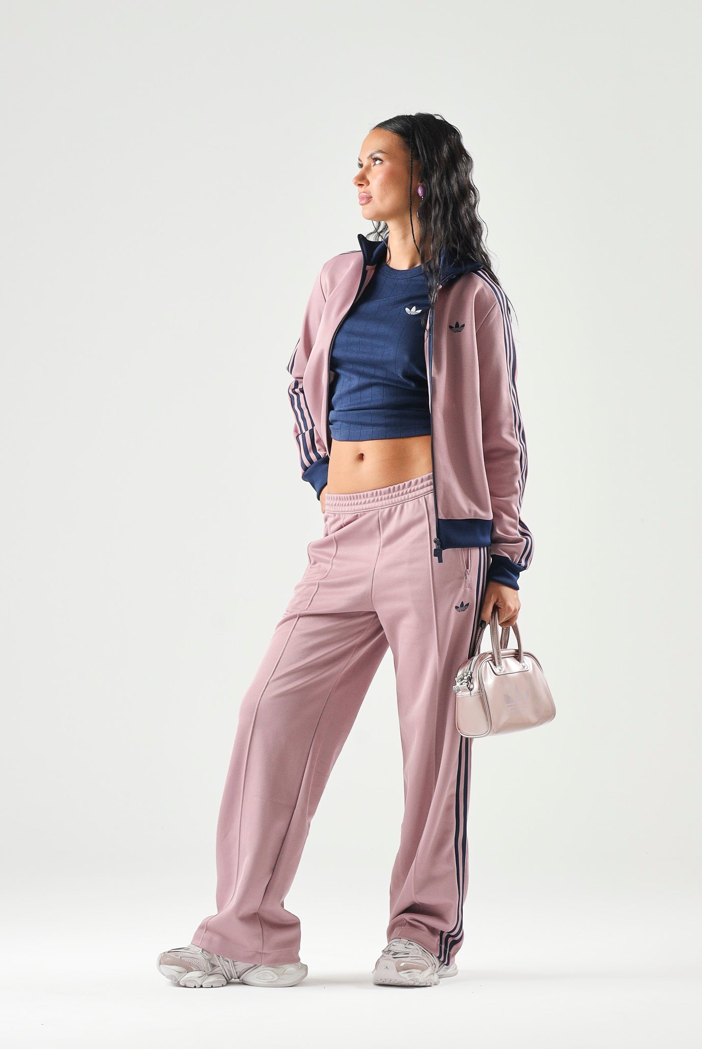 ADIDAS ORIGINALS Felpa CLASSIC TRACK TOP Magic Mauve malva da donna con chiusura zip e dettagli a contrasto. KV9562 . ADIDAS ORIGINALS