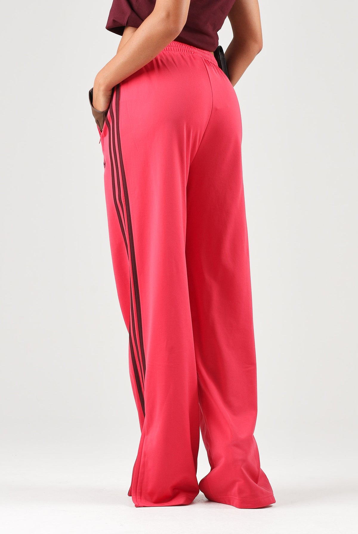 ADIDAS ORIGINALS Pantaloni FIREBIRD LOOSE Maroon rosa acceso e bordeaux da donna. KW0228 . ADIDAS ORIGINALS