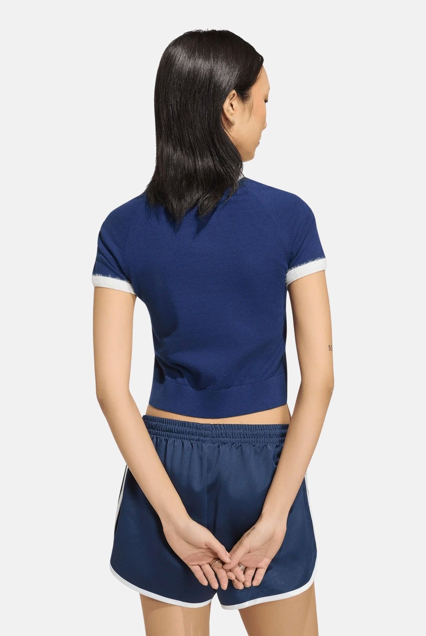 ADIDAS ORIGINALS T-shirt KNITTED T-SHIRT Dark Blue, blu scuro da donna con logo Trefoil ricamato. KW2606 . ADIDAS ORIGINALS