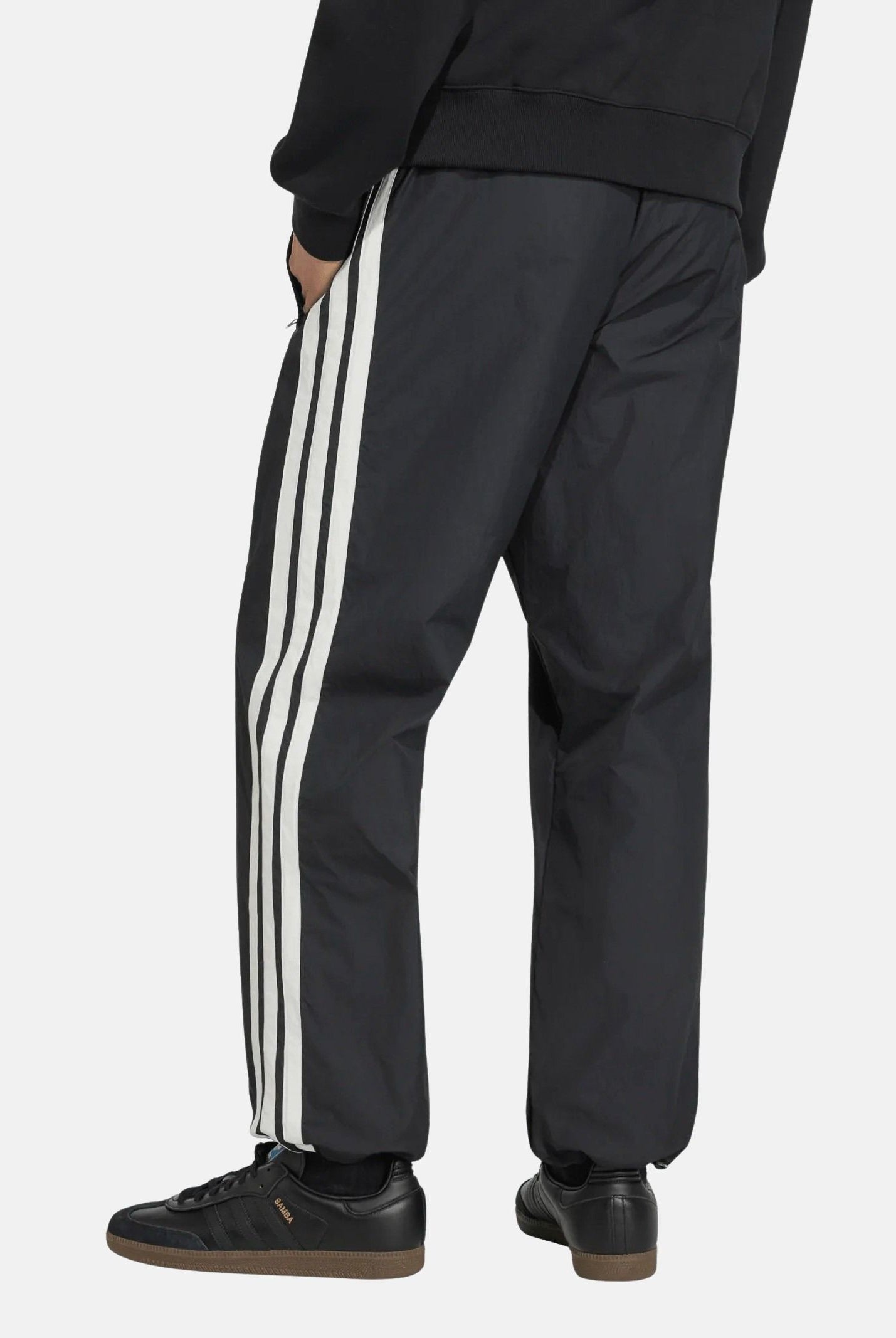 ADIDAS ORIGINALS Pantaloni CUTLINE nero da uomo con iconiche 3-stripes KW8023 . ADIDAS ORIGINALS