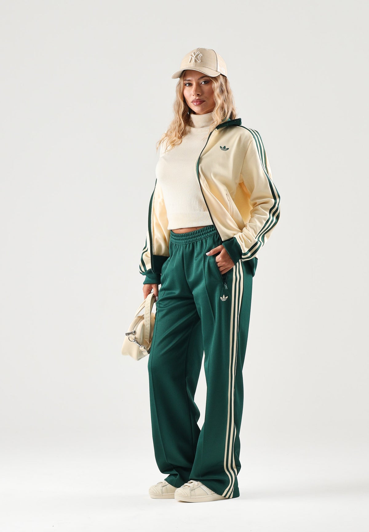 ADIDAS ORIGINALS Felpa con zip SLIM 3-STRIPES vaniglia da donna KY0824 . ADIDAS ORIGINALS