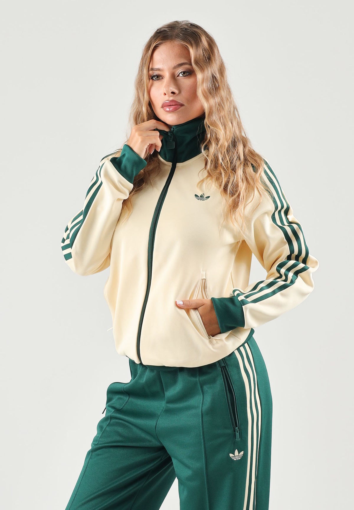 ADIDAS ORIGINALS Felpa con zip SLIM 3-STRIPES vaniglia da donna KY0824 . ADIDAS ORIGINALS