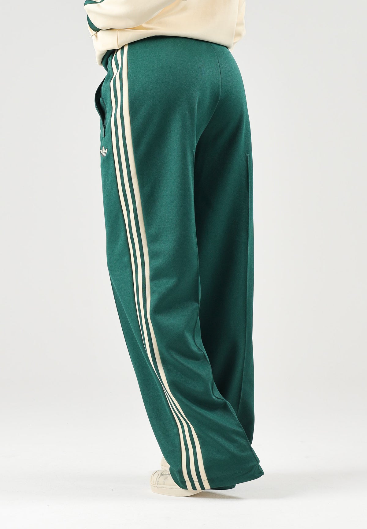ADIDAS ORIGINALS Pantaloni FIREBIRD, warm-vaniglia, verde da donna con 3-stripes iconiche <BR/><BR/> KY0884 . ADIDAS ORIGINALS