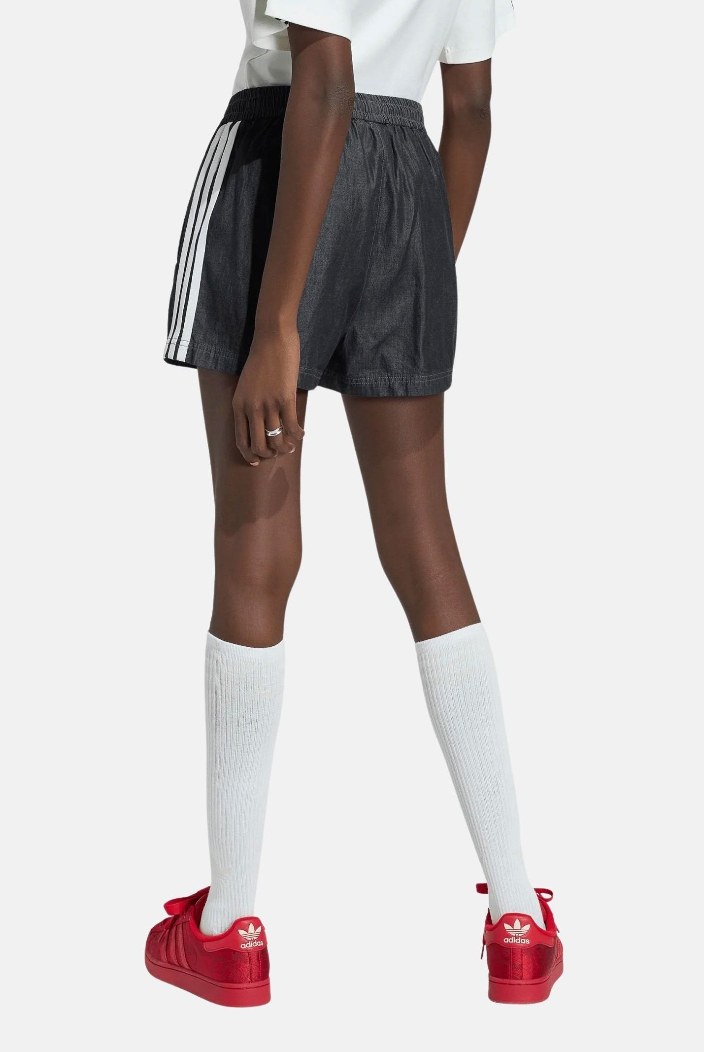 ADIDAS ORIGINALS Shorts SUMMER GLOW denim black, nero, da donna con iconiche 3-Stripes a contrasto KY3171 . ADIDAS ORIGINALS