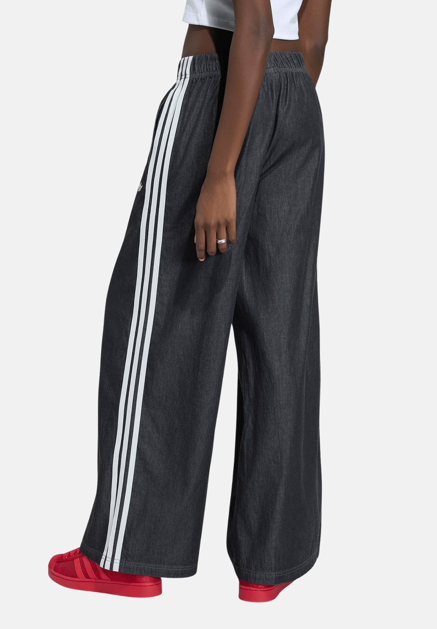 ADIDAS ORIGINALS Pantalone SUMMER GLOW medium black, nero, da donna con iconiche 3-Stripes a contrasto KY8112 . ADIDAS ORIGINALS