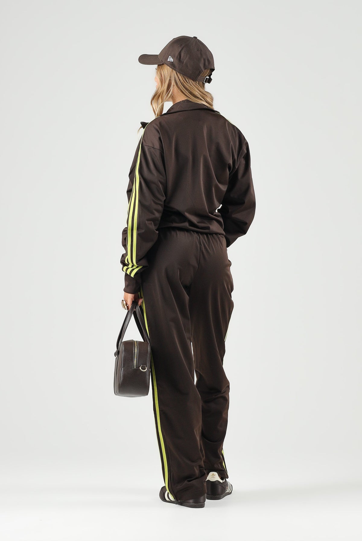 ADIDAS ORIGINALS Felpa con zipTRACK JACKET auco marrone per uomo e donna <BR/> KZ1181 . ADIDAS ORIGINALS