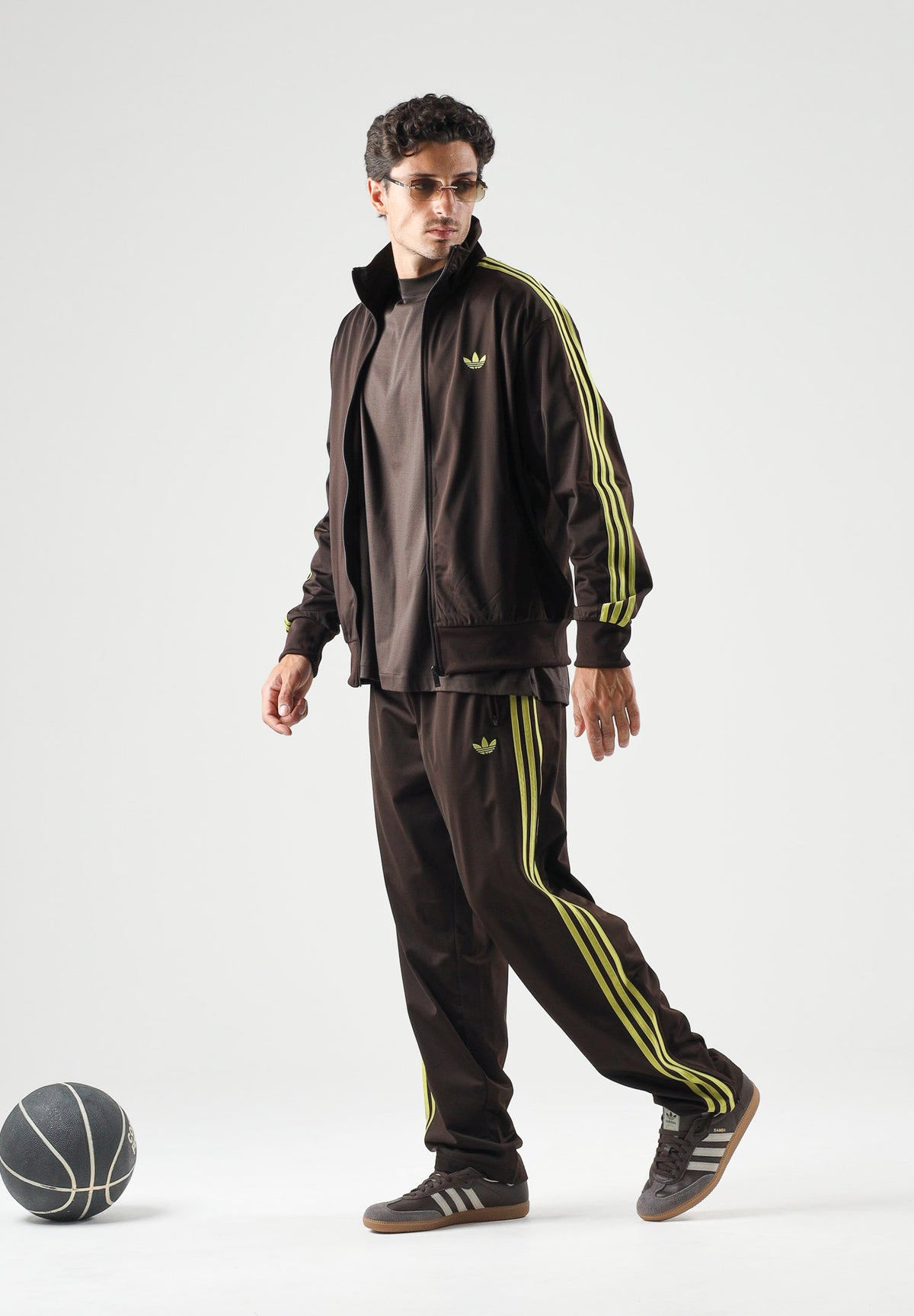 ADIDAS ORIGINALS Pantaloni sportivi Beckenbauer Track Pants AUCO Prelil marrone scuro e giallo da uomo. KZ1206 . ADIDAS ORIGINALS