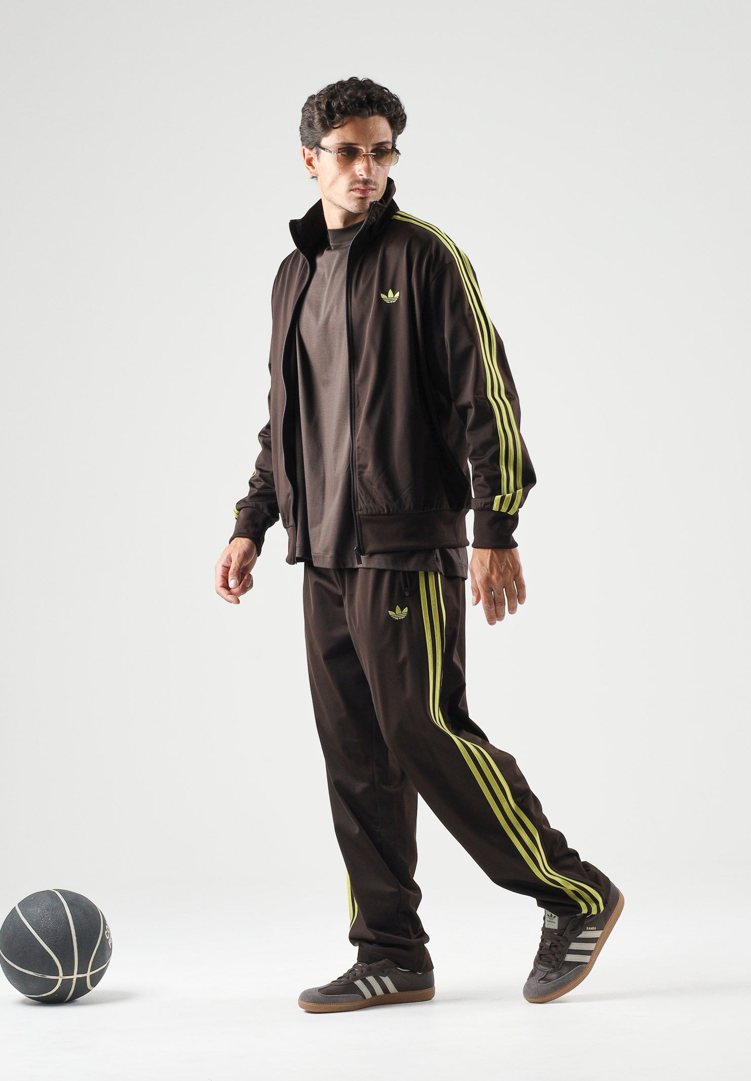 ADIDAS ORIGINALS Pantaloni sportivi Beckenbauer Track Pants AUCO Prelil marrone scuro e giallo da uomo. KZ1206 . ADIDAS ORIGINALS