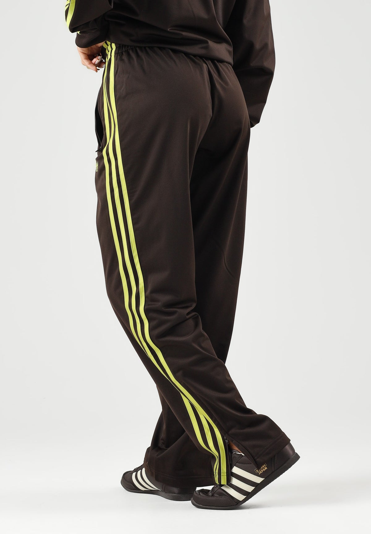 ADIDAS ORIGINALS Pantaloni sportivi Beckenbauer Track Pants AUCO Prelil marrone scuro e giallo da uomo. KZ1206 . ADIDAS ORIGINALS