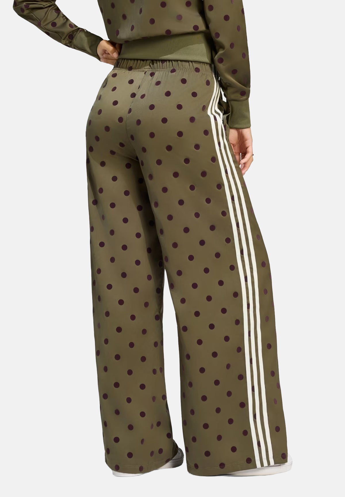 ADIDAS ORIGINALS Pantaloni SATIN POLKA DOTS WIDE LEG PANT verde oliva e nero da donna con texture a pois LI2845 . ADIDAS ORIGINALS