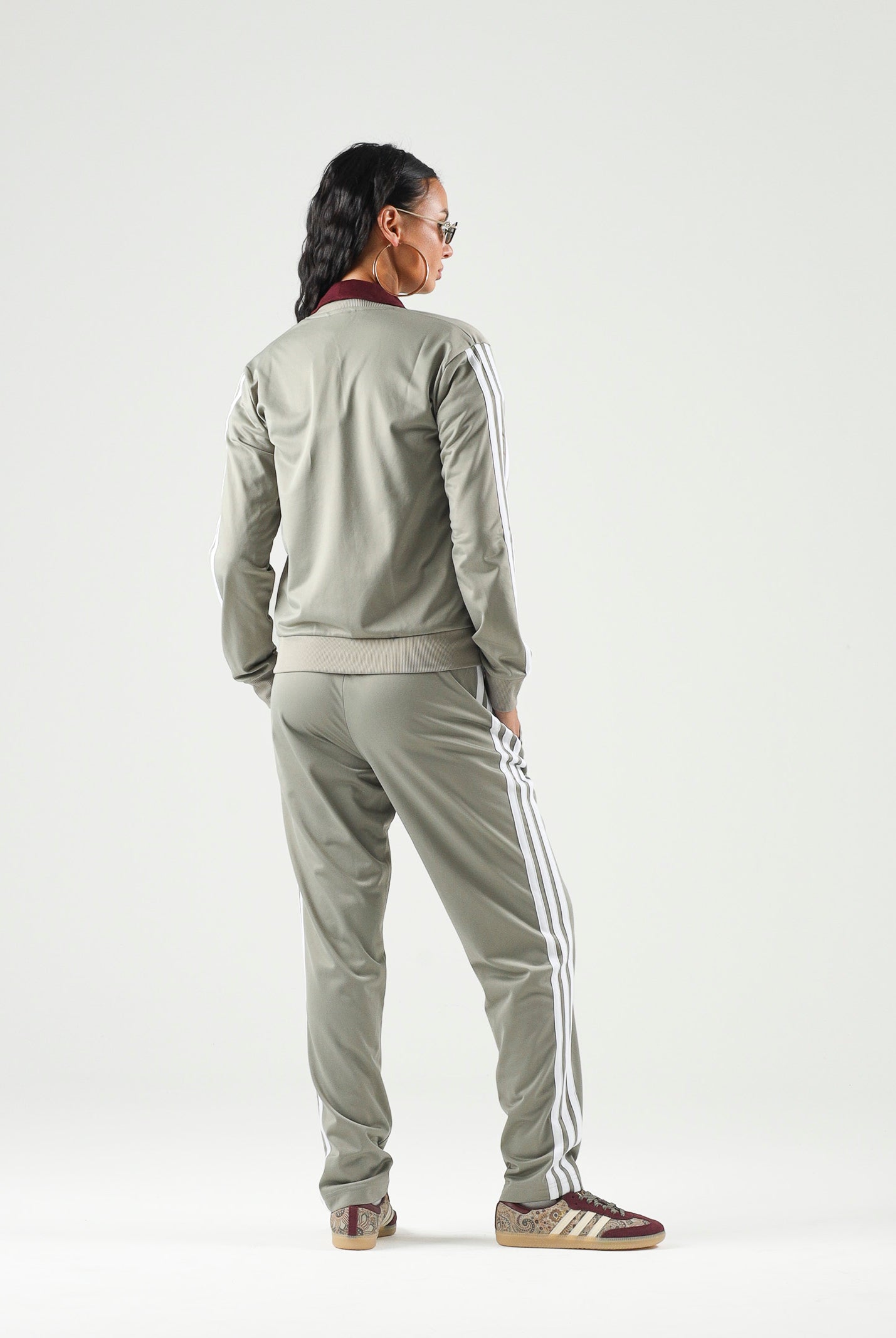 ADIDAS PERFORMANCE Tuta ESSENTIALS 3-STRIPES TRACKSUIT verde salvia da donna JX0509 . ADIDAS PERFORMANCE