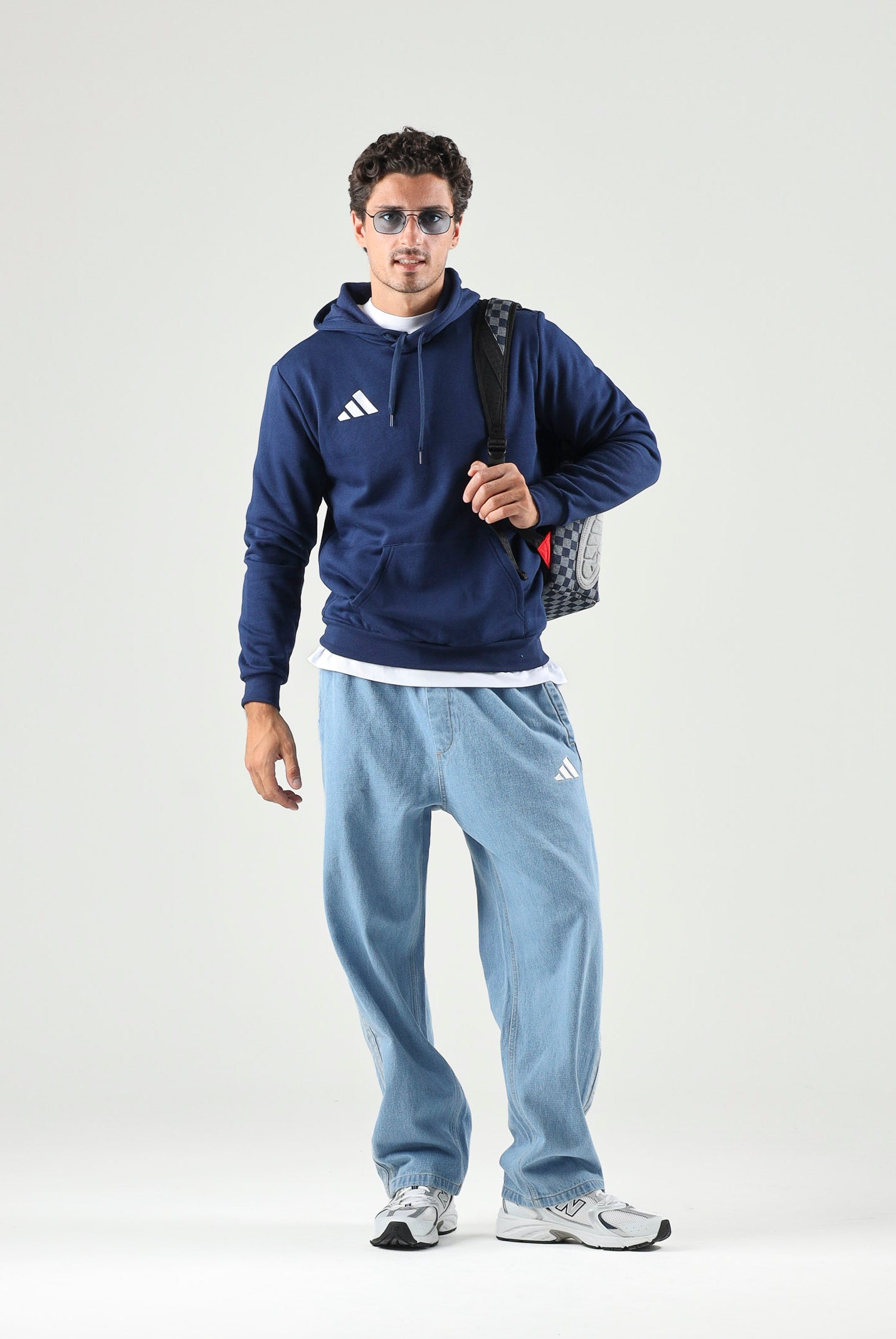 ADIDAS PERFORMANCE Felpa con cappuccio navy-blu con logo adidas a contrasto. JZ6583 . ADIDAS PERFORMANCE