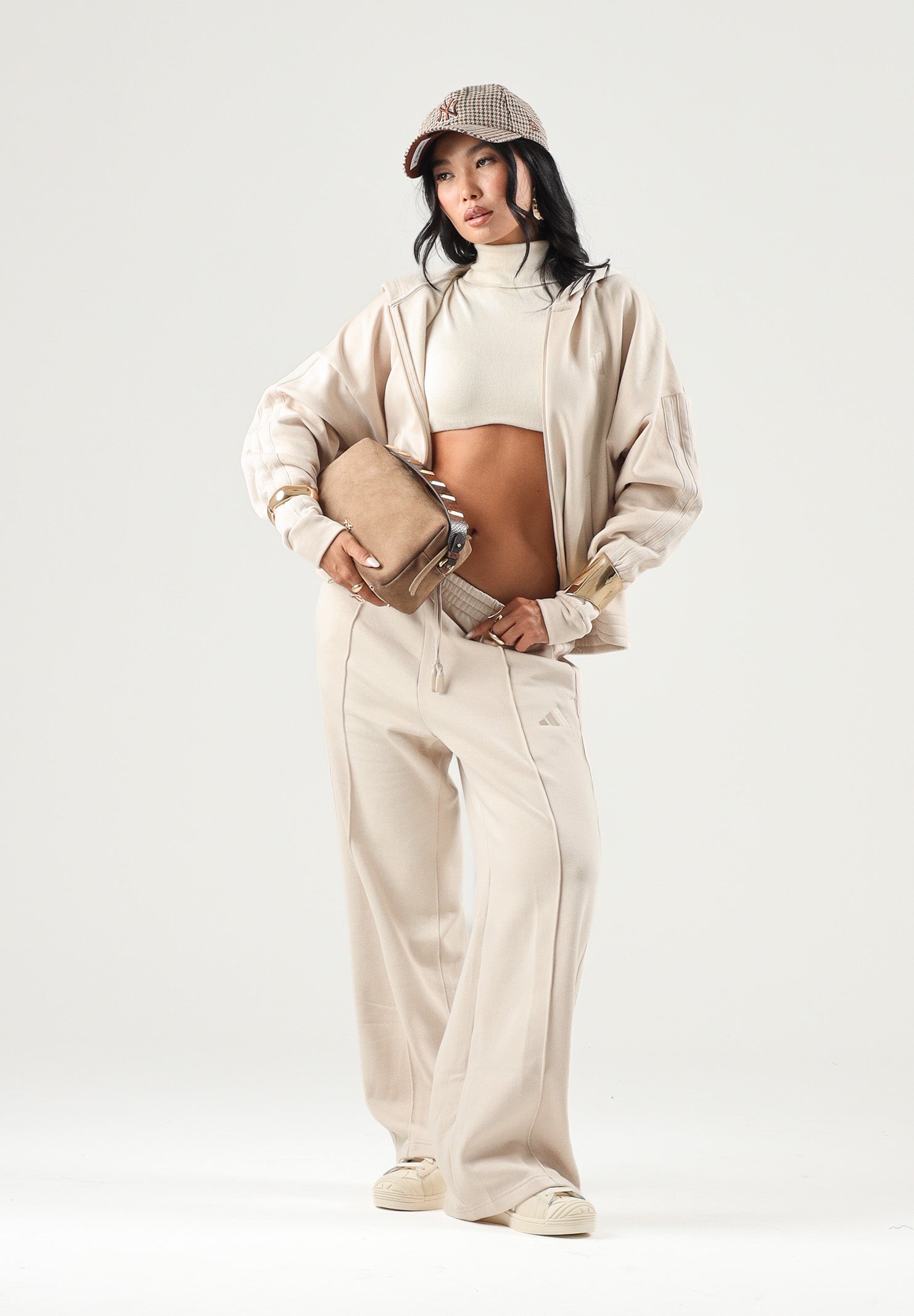 ADIDAS PERFORMANCE Tuta ENERGIZE TRACK SUIT Crystal Linen beige da donna. KB8172 . ADIDAS PERFORMANCE