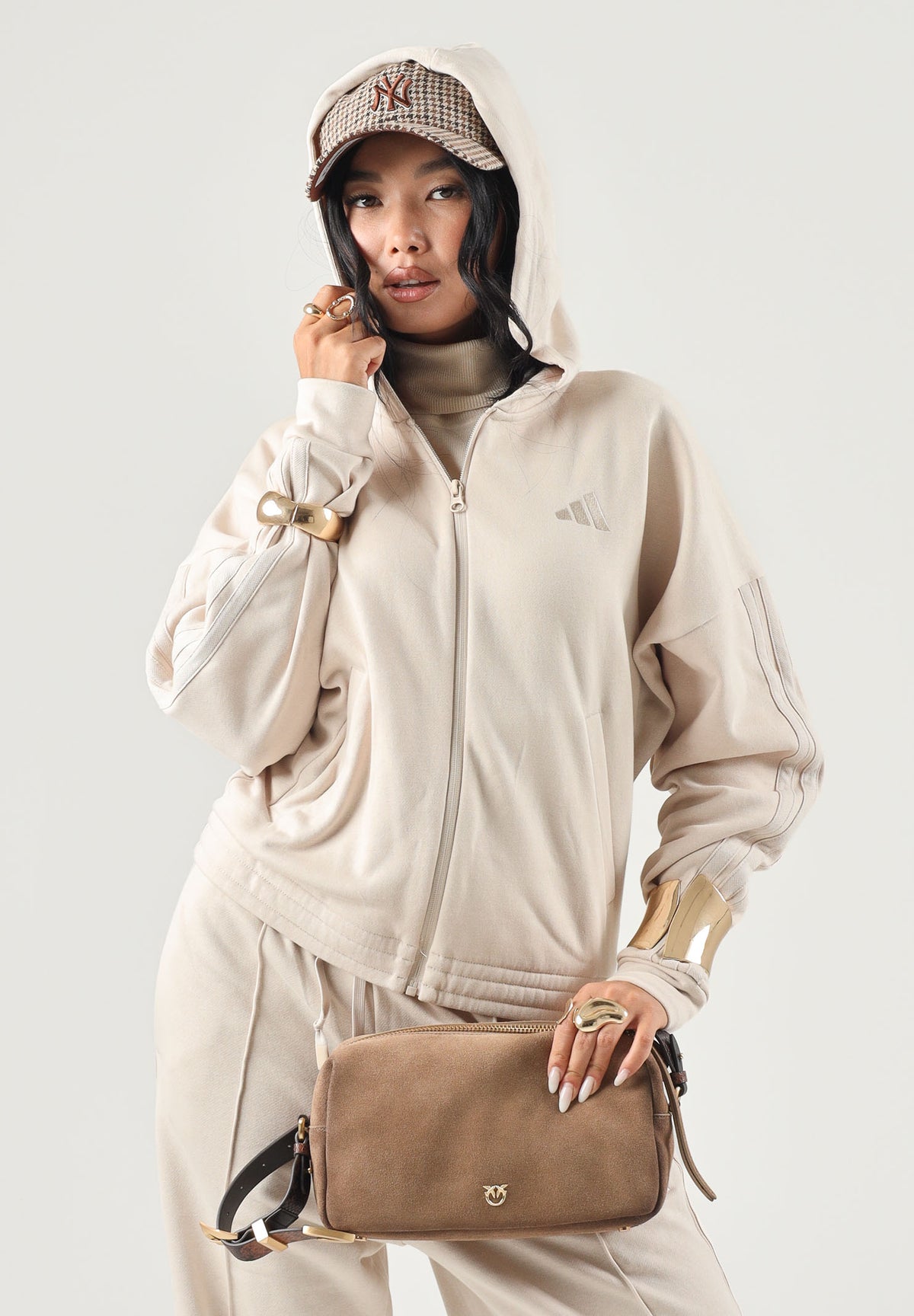 ADIDAS PERFORMANCE Tuta ENERGIZE TRACK SUIT Crystal Linen beige da donna. KB8172 . ADIDAS PERFORMANCE
