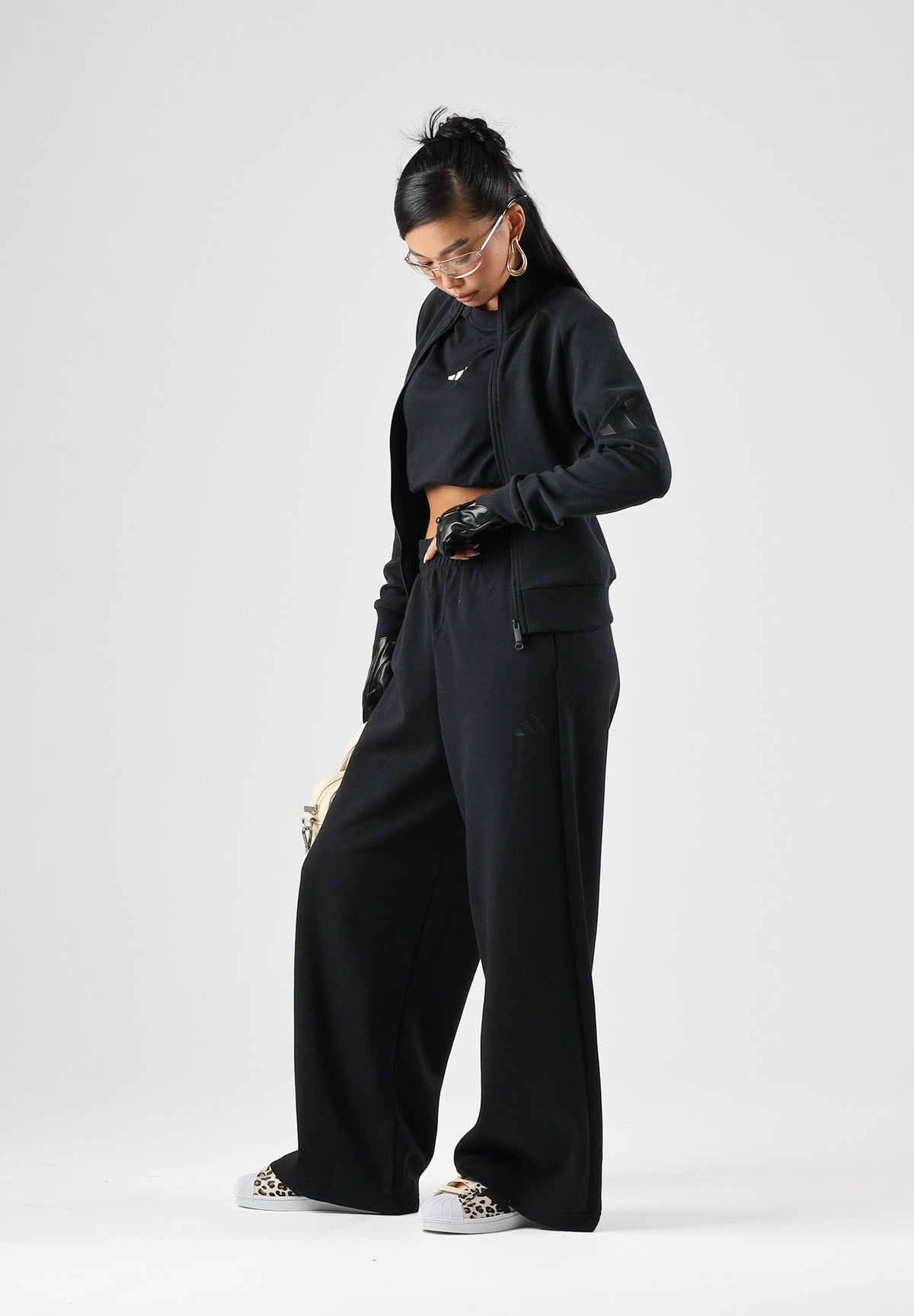 ADIDAS PERFORMANCE Felpa con zip SOFT LUX nero da donna. KE9141 . ADIDAS PERFORMANCE