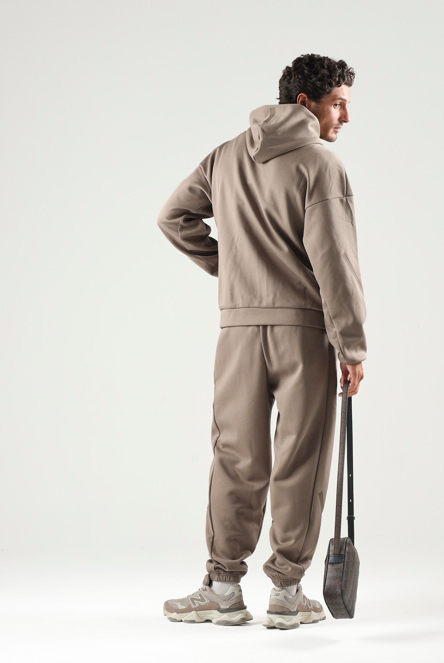 ADIDAS PERFORMANCE felpa con cappuccio adidas Z.N.E. Full-Zip Hooded Track Top Khaki Six beige da uomo. KF3828 . ADIDAS PERFORMANCE