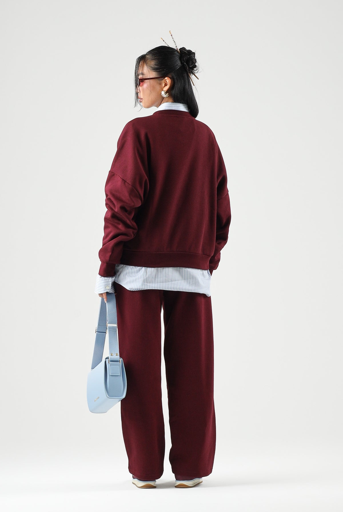 ADIDAS PERFORMANCE Pantaloni ESSENTIALS SMALL bordeaux con logo laterale da donna KF8426 . ADIDAS PERFORMANCE