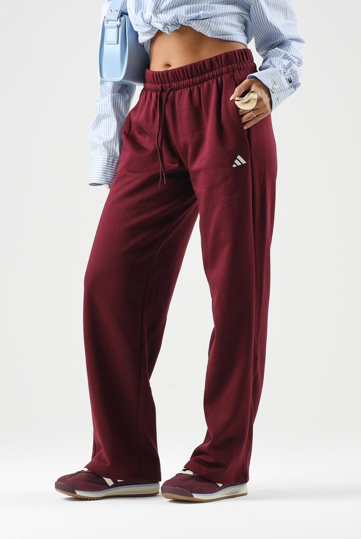 ADIDAS PERFORMANCE Pantaloni ESSENTIALS SMALL bordeaux con logo laterale da donna KF8426 . ADIDAS PERFORMANCE