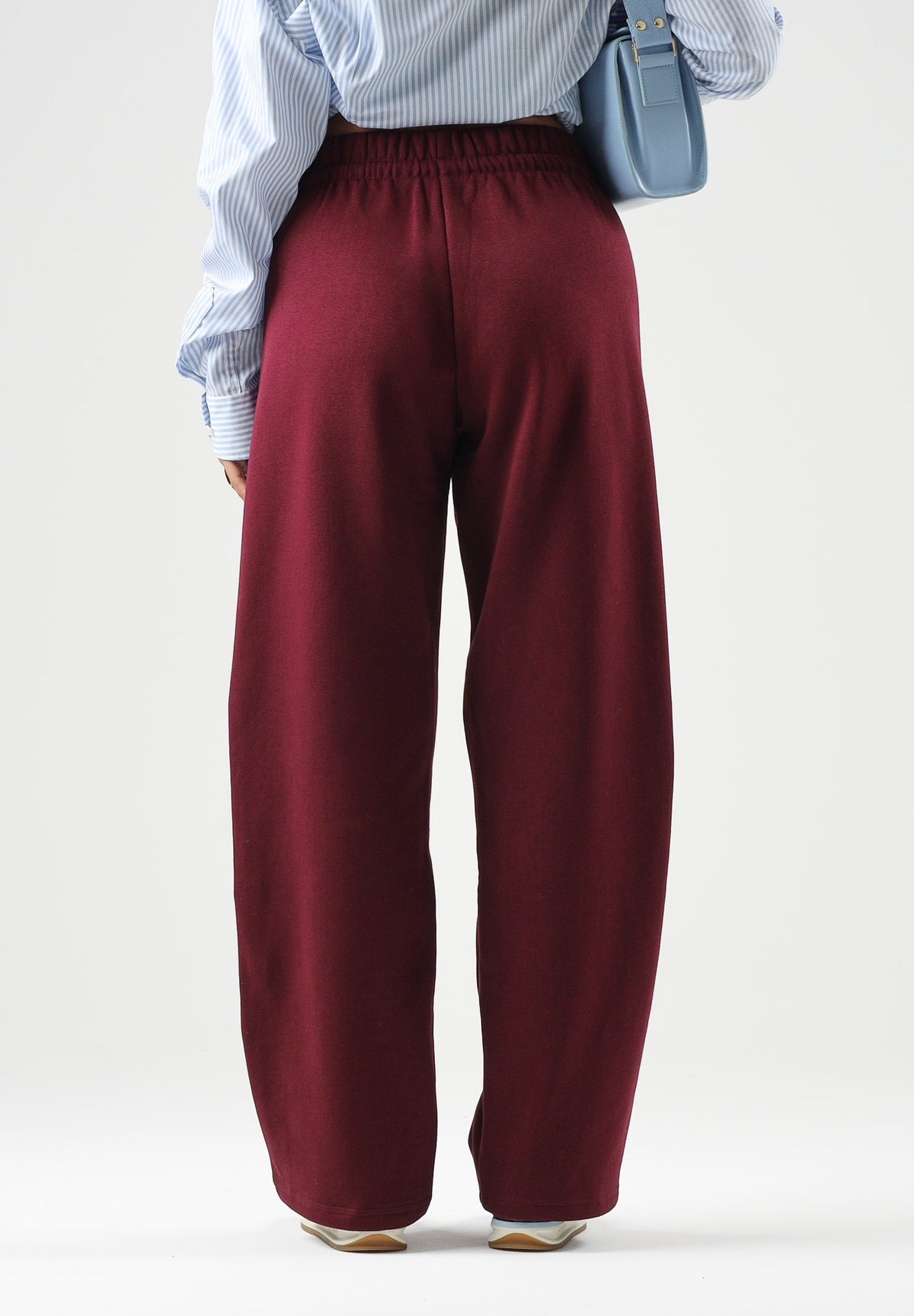 ADIDAS PERFORMANCE Pantaloni ESSENTIALS SMALL bordeaux con logo laterale da donna KF8426 . ADIDAS PERFORMANCE
