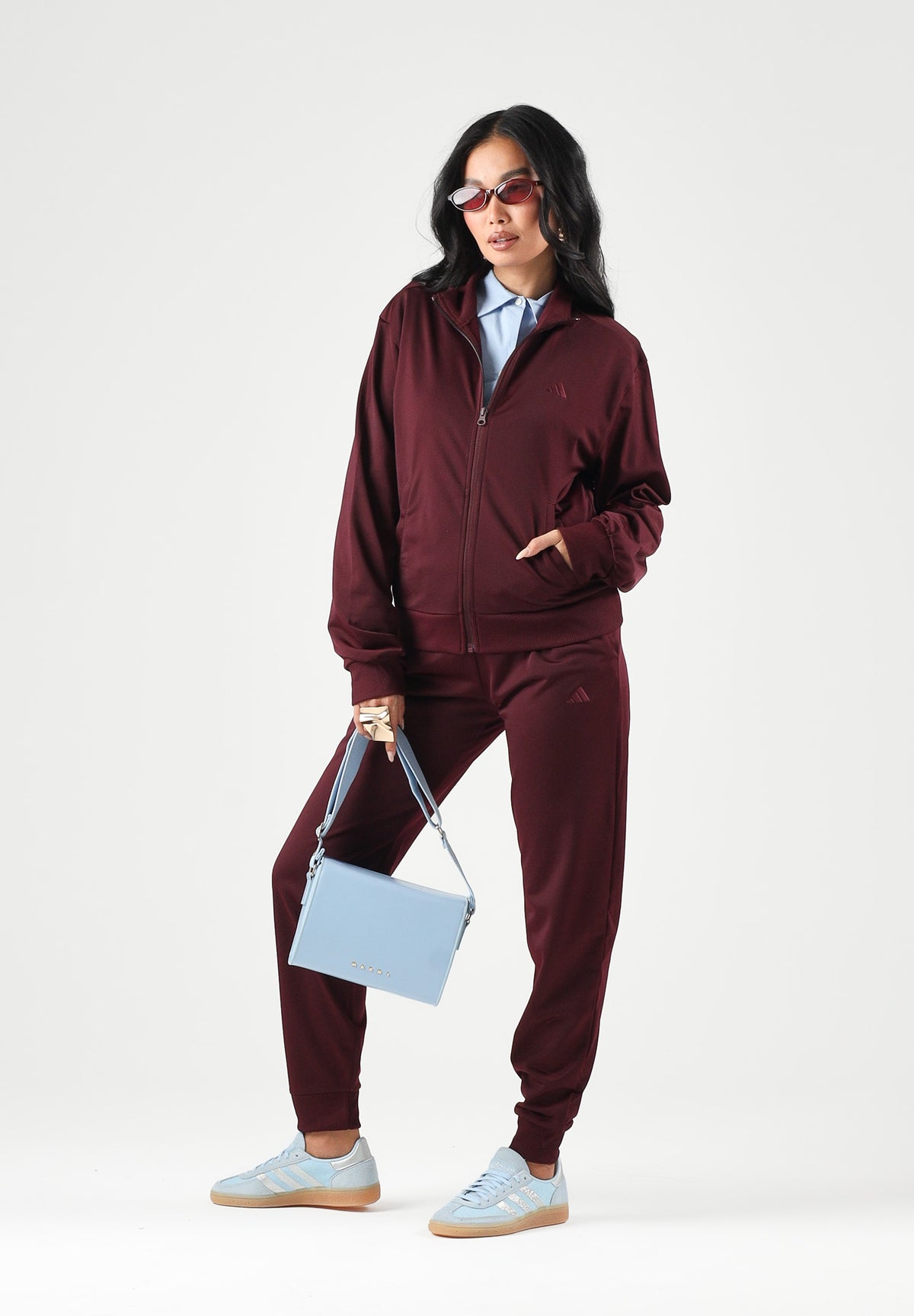 ADIDAS PERFORMANCE Tuta sportiva ESSENTIALS FEEL COZY Maroon bordeaux da donna. KQ7582 . ADIDAS PERFORMANCE