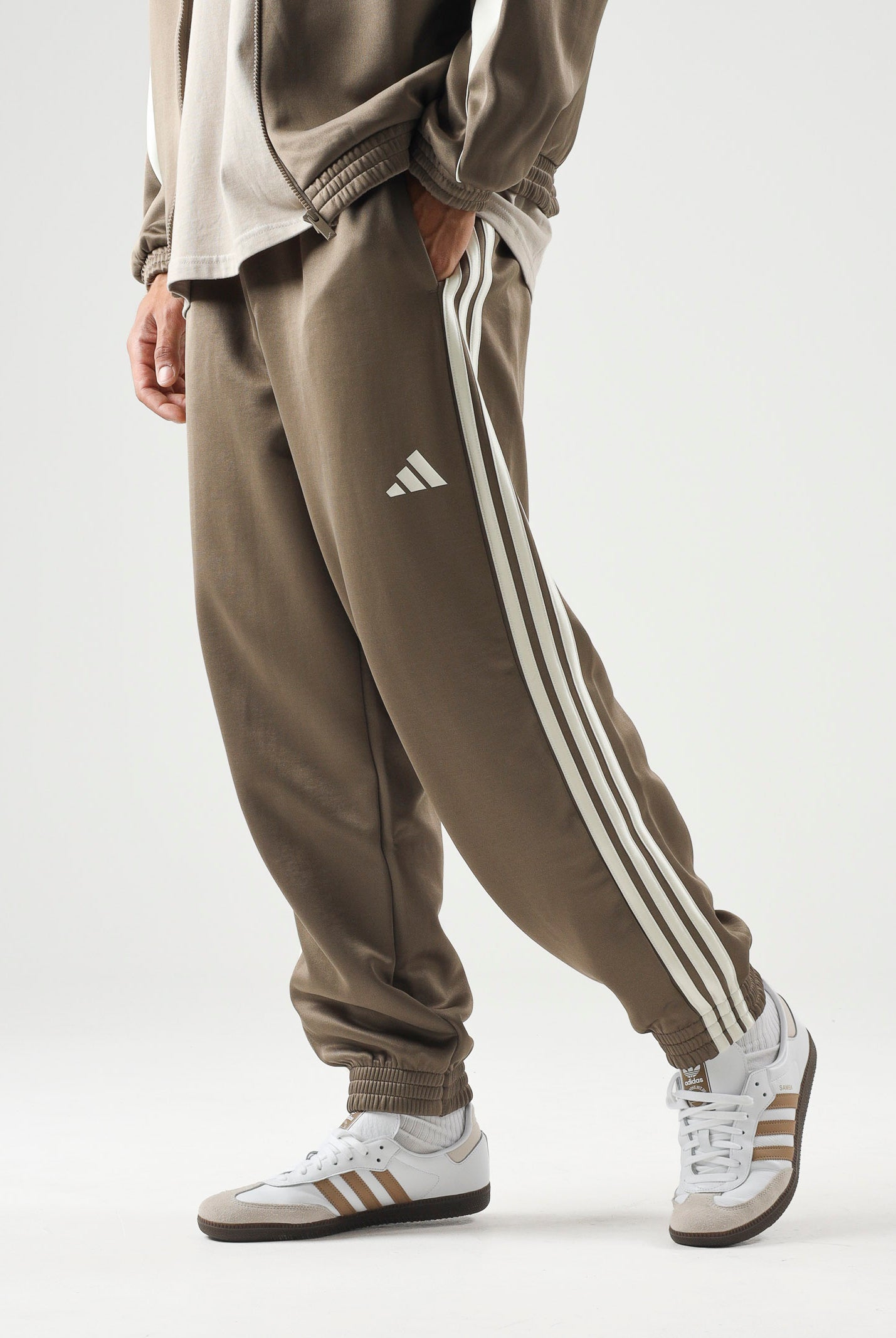 ADIDAS PERFORMANCE Pantaloni sportivi Stadium Khaki Six / Ivory beige e avorio uomo. KR5300 . ADIDAS PERFORMANCE