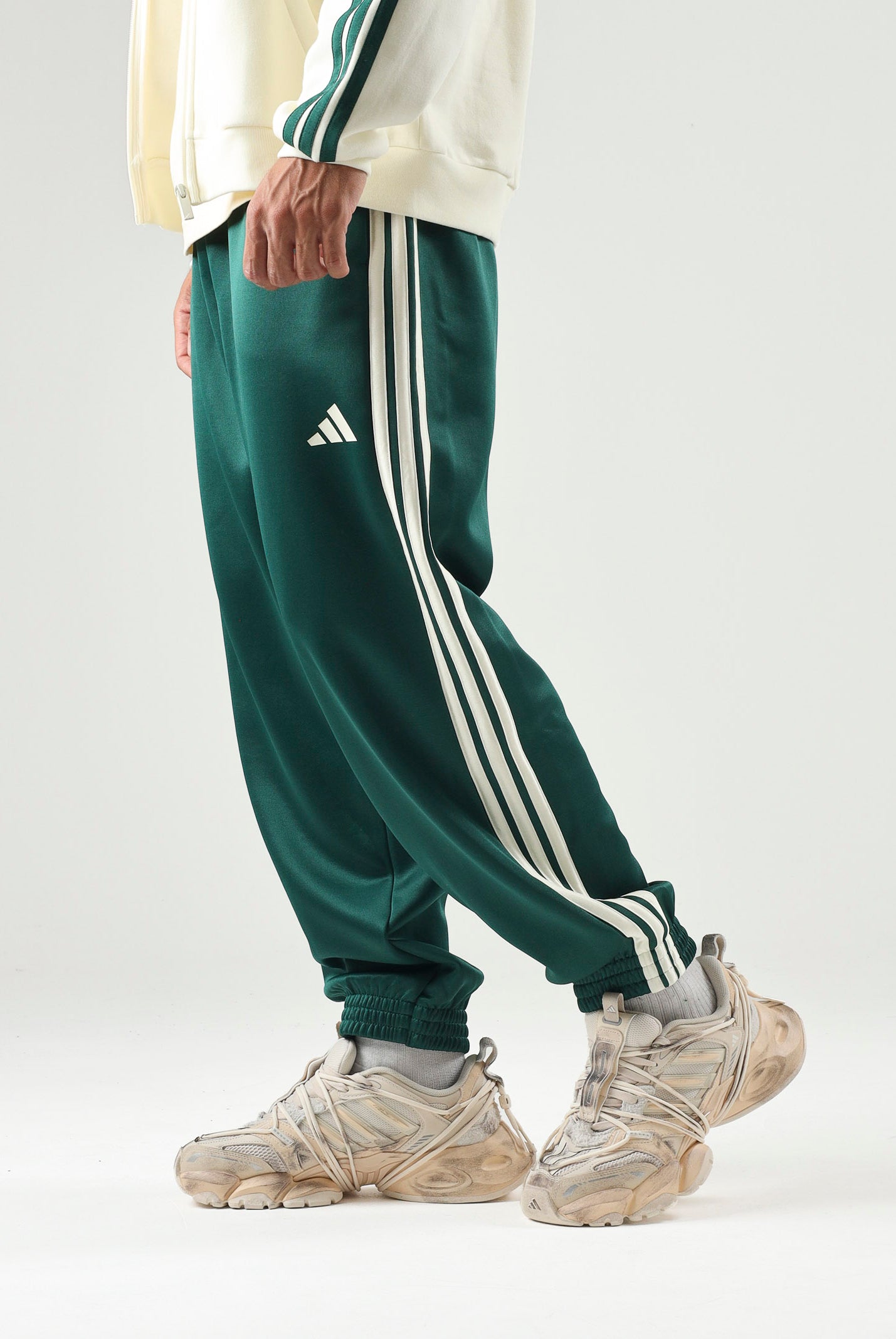 ADIDAS PERFORMANCE pantaloni sportivi Stadium Track Pants Collegiate Green/Ivory verde e avorio da uomo. KR7787 . ADIDAS PERFORMANCE