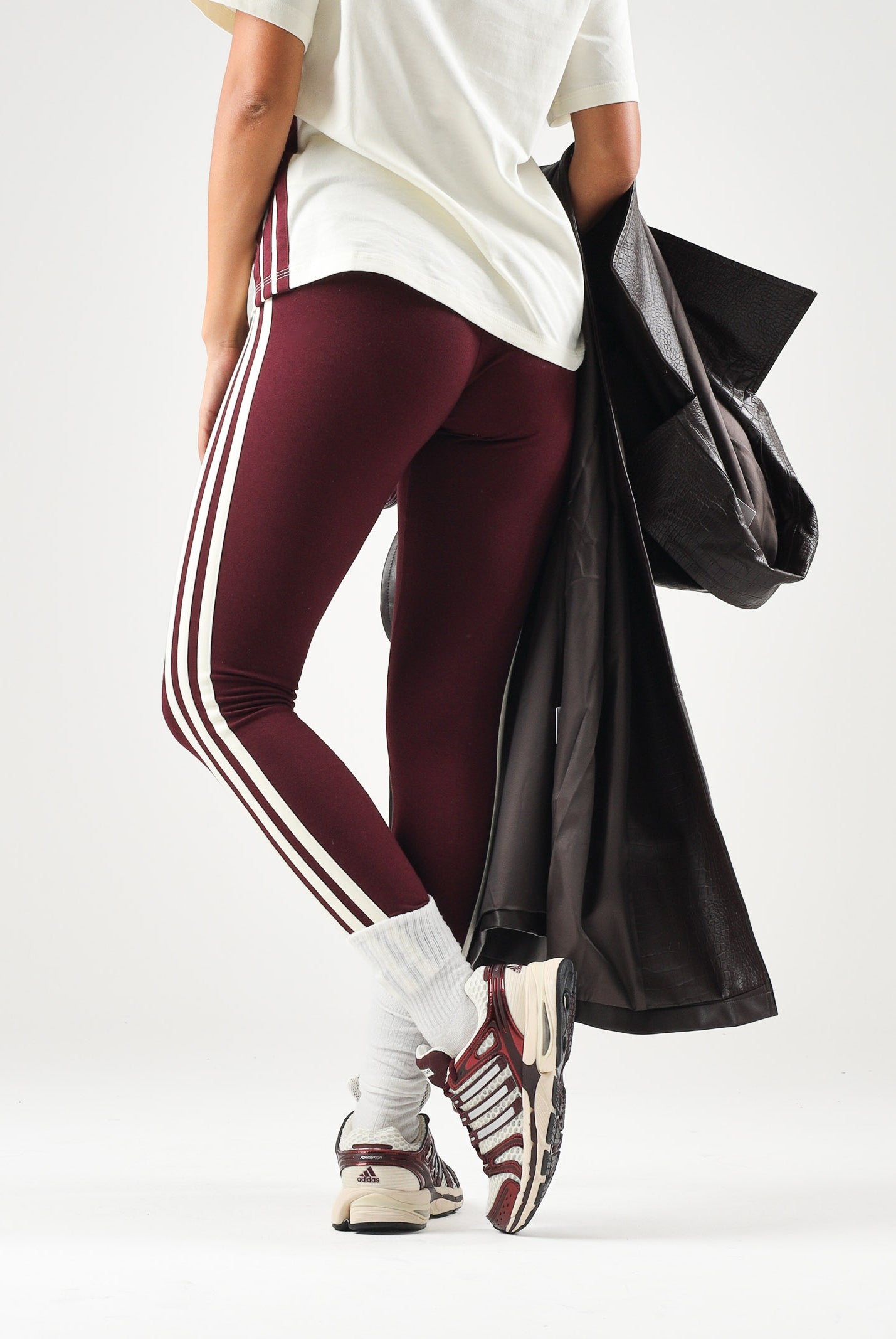 ADIDAS PERFORMANCE Leggings ESSENTIALS 3-STRIPES bordeaux da donna. KS6288 . ADIDAS PERFORMANCE