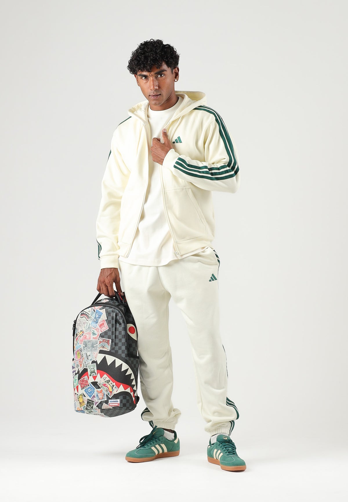 ADIDAS PERFORMANCA Felpa con zip Essentials 3-Stripes Fleece avorio e verde da uomo. KY4149 . ADIDAS PERFORMANCE