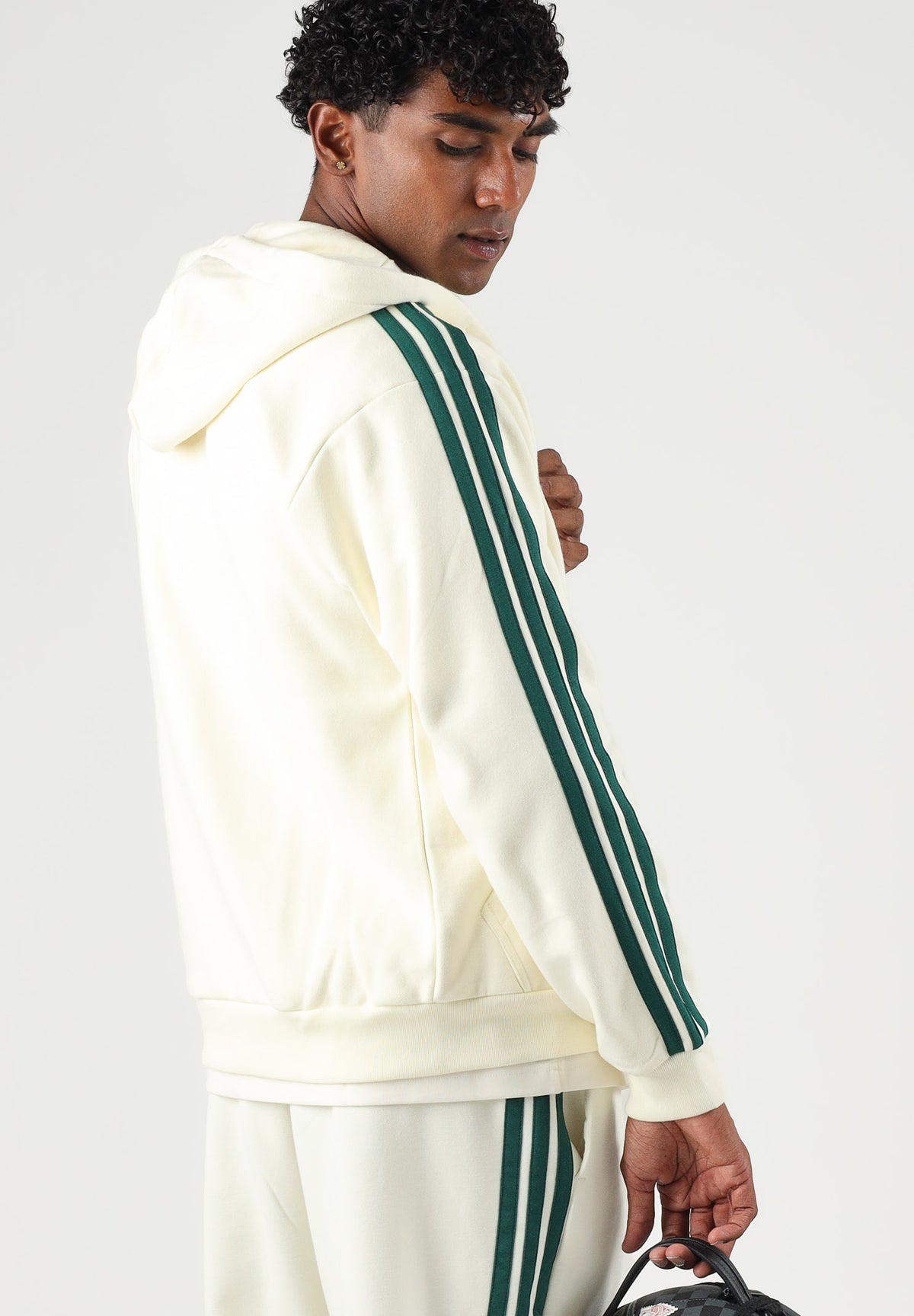 ADIDAS PERFORMANCA Felpa con zip Essentials 3-Stripes Fleece avorio e verde da uomo. KY4149 . ADIDAS PERFORMANCE