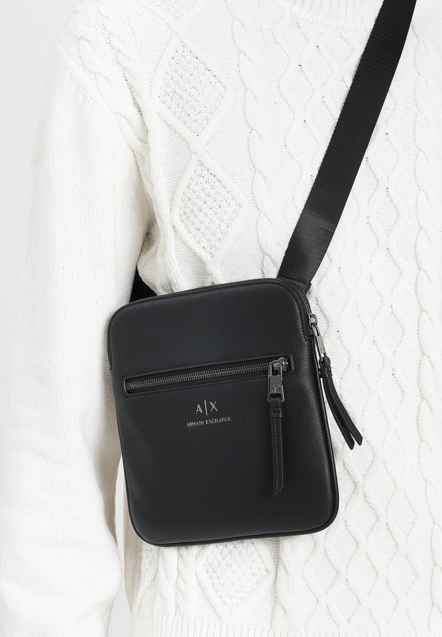ARMANI EXCHANGE Borsello nero da uomo in ecopelle con logo frontale 952391CC830 00020 ARMANI EXCHANGE