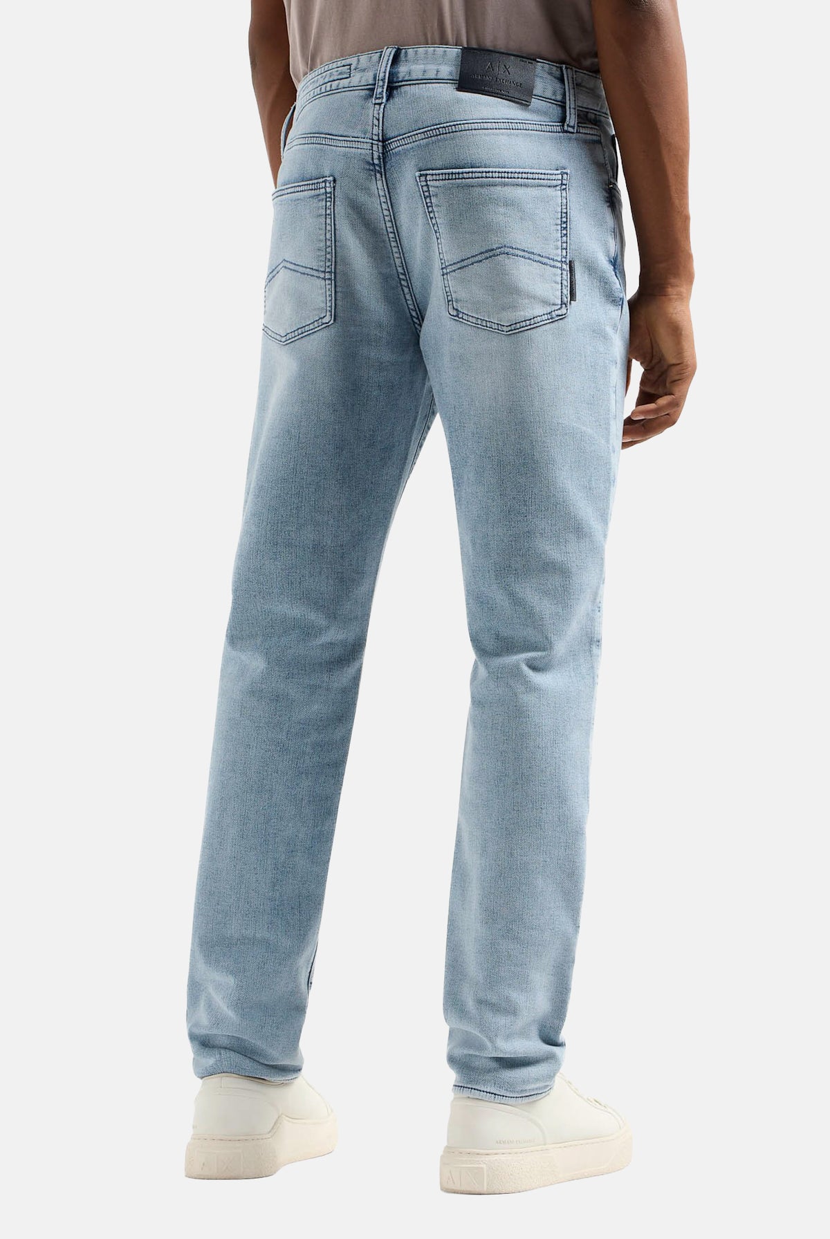 ARMANI EXCHANGE Jeans denim azzurro per uomo con effetto sbiadito e baffature per un look urbano XM000070AF14368 MB003 ARMANI EXCHANGE
