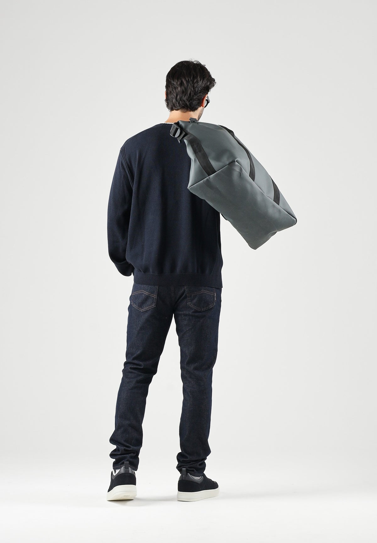 ARMANI EXCHANGE Jeans blue denim per uomo con lavaggio scuro e cinque tasche. XM000070AF27235 MB001 ARMANI EXCHANGE