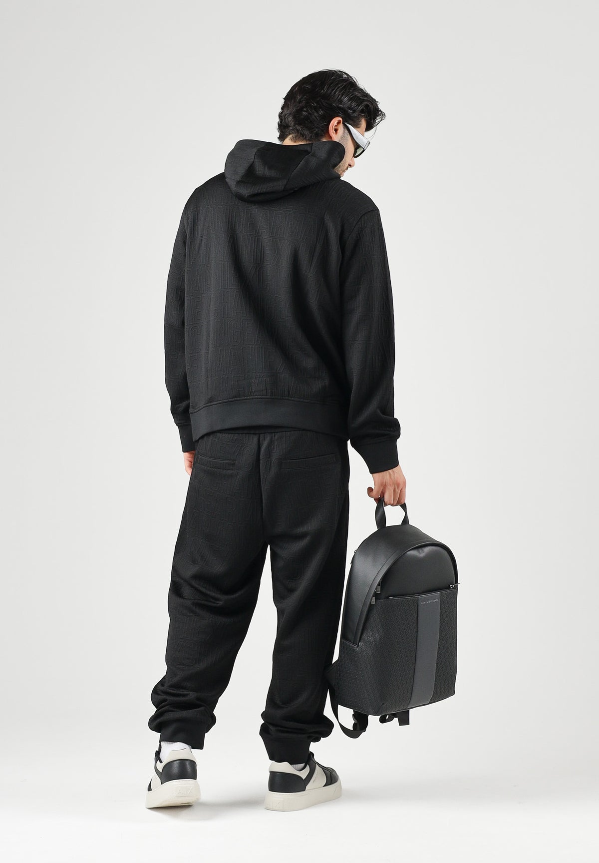 ARMANI EXCHANGE Felpa con cappuccio black per uomo con coulisse e tasca frontale a marsupio. XM002906AF21862 UC001 ARMANI EXCHANGE
