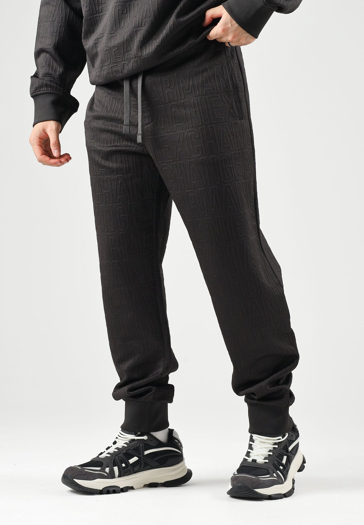ARMANI EXCHANGE Pantaloni marroni da uomo con coulisse in vita e polsini elasticizzati alle caviglie XM002907AF21862 U8128 ARMANI EXCHANGE