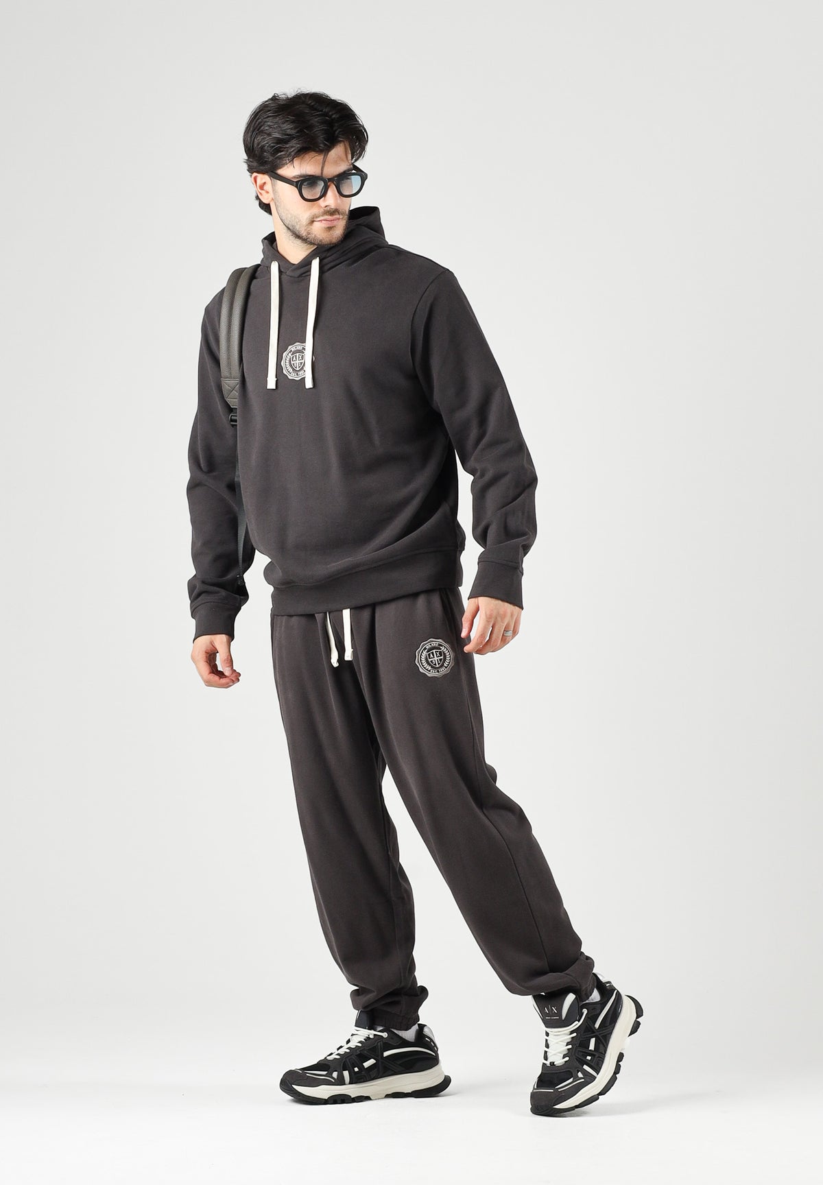 ARMANI EXCHANGE Felpa con cappuccio licorice-marrone scuro per uomo coulisse bicolore. XM002912AF26047 U8128 ARMANI EXCHANGE