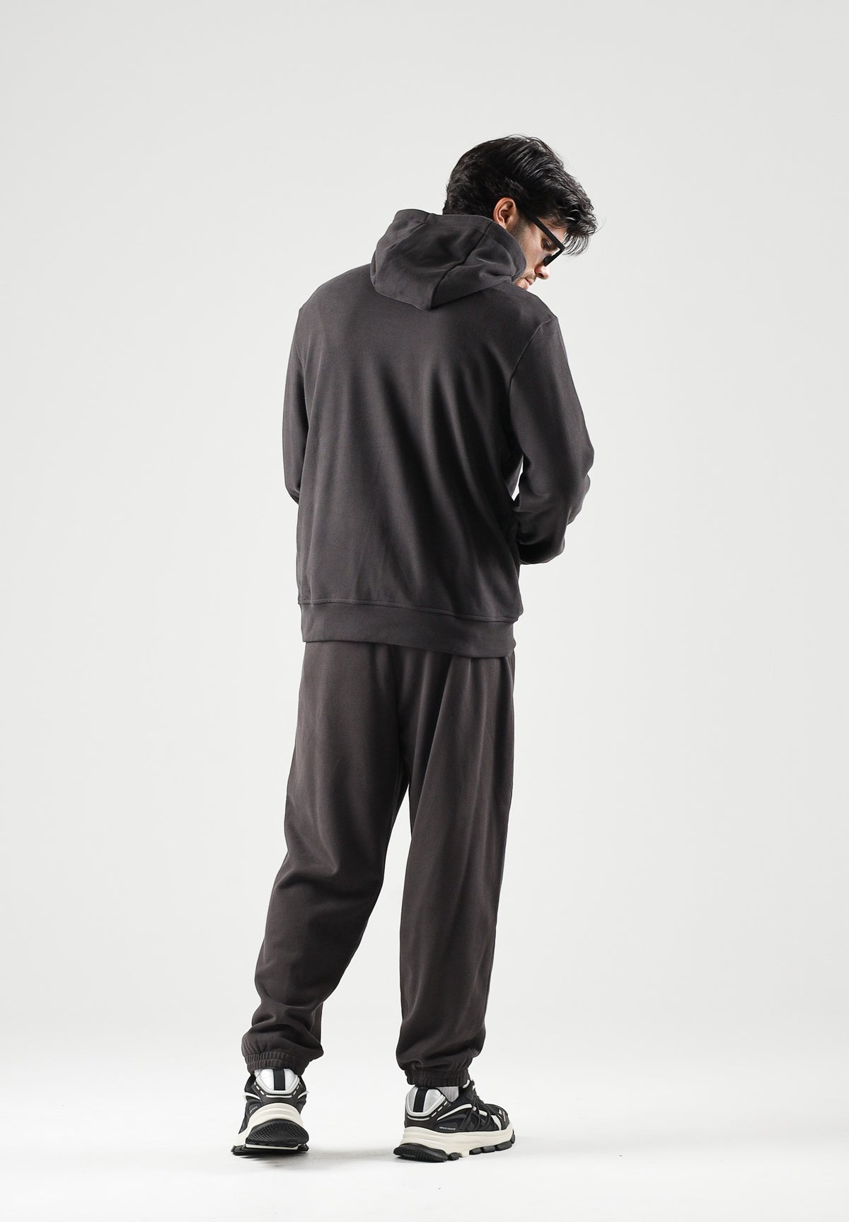 ARMANI EXCHANGE Pantaloni JOGGER licorice-marrone per uomo con vita regolabile e polsini elasticizzati. XM002914AF26047 U8128 ARMANI EXCHANGE