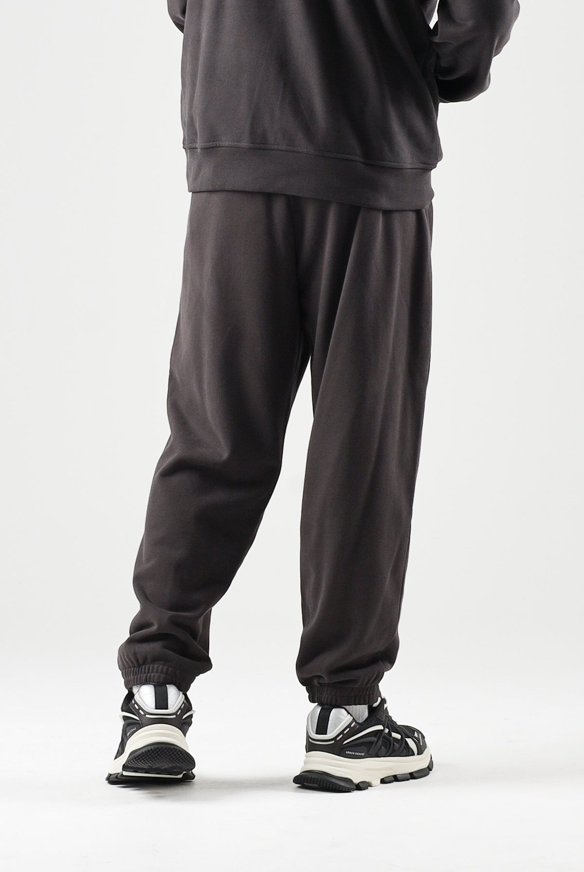 ARMANI EXCHANGE Pantaloni JOGGER licorice-marrone per uomo con vita regolabile e polsini elasticizzati. XM002914AF26047 U8128 ARMANI EXCHANGE