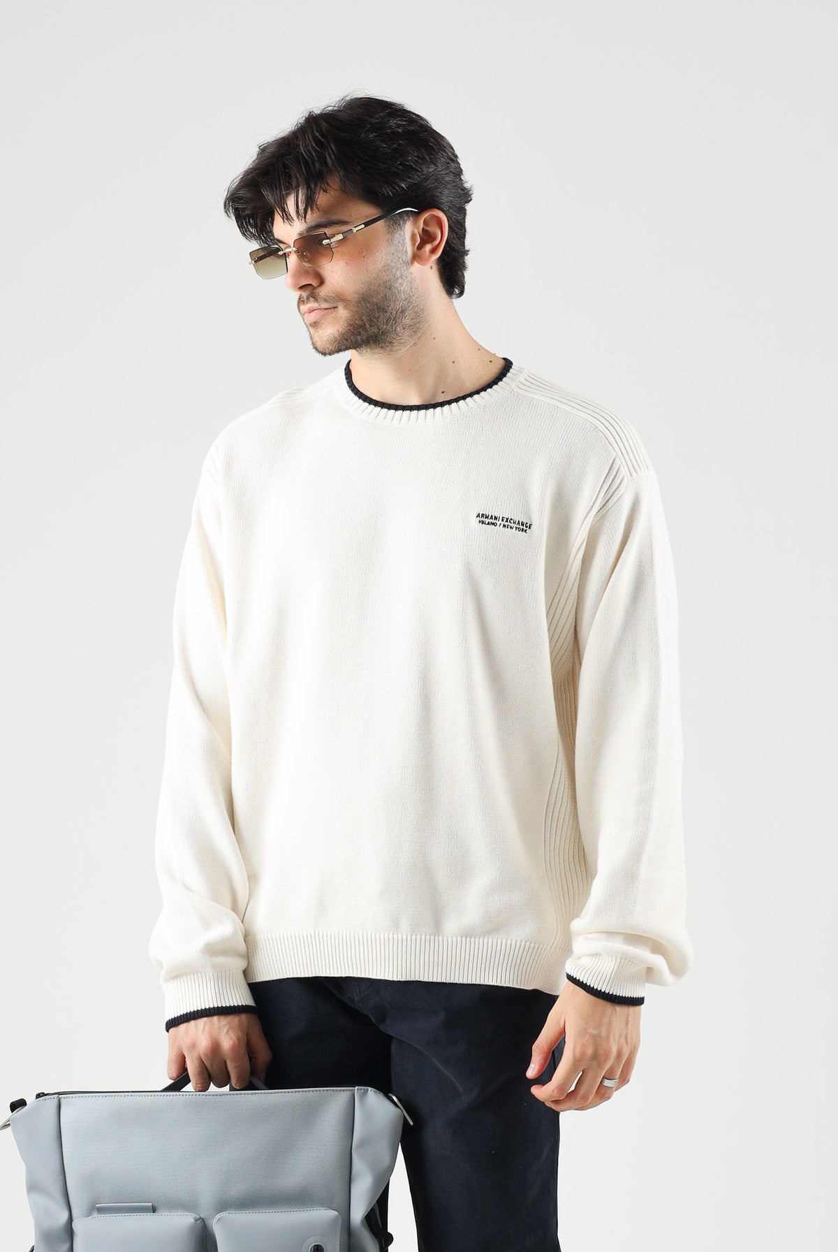 ARMANI EXCHANGE Maglione girocollo vintage off whit per uomo con scollo a costine e logo sul petto. XM003009AF28775 U0007 ARMANI EXCHANGE