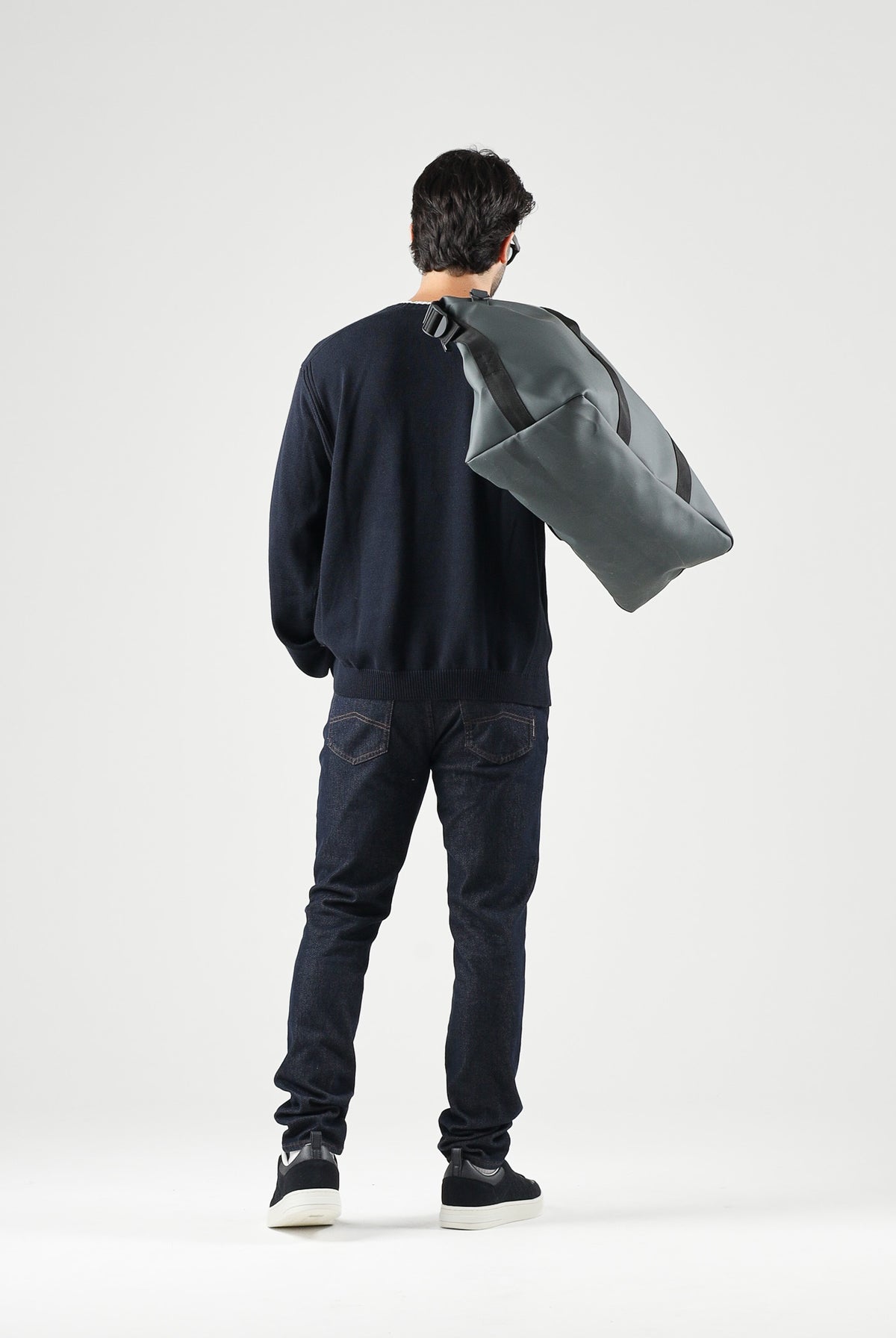 ARMANI EXCHANGE Maglione girocollo vintage navy-blu per uomo con scollo a costine e logo sul petto. XM003009AF28775 UB101 ARMANI EXCHANGE