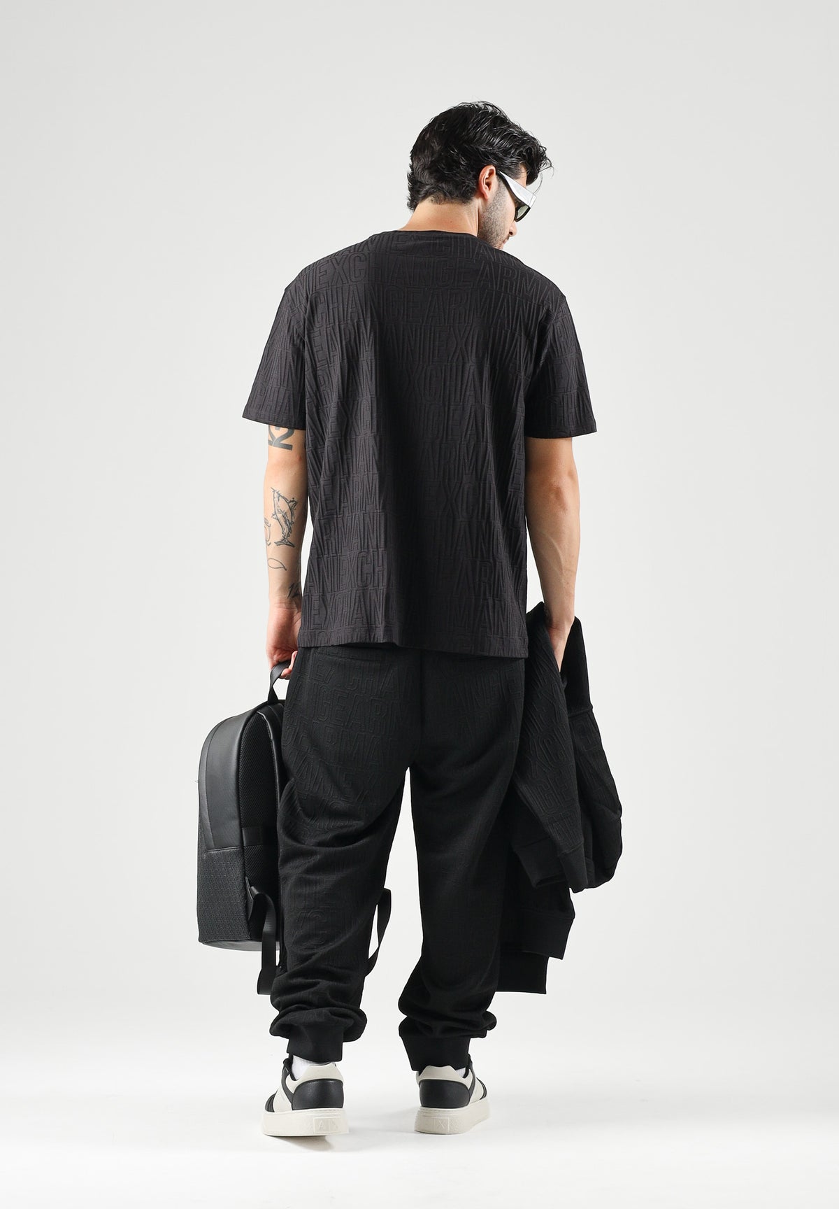 ARMANI EXCHANGE T-shirt basic nera per uomo con girocollo e maniche corte. XM003073AF10337 UC001 ARMANI EXCHANGE