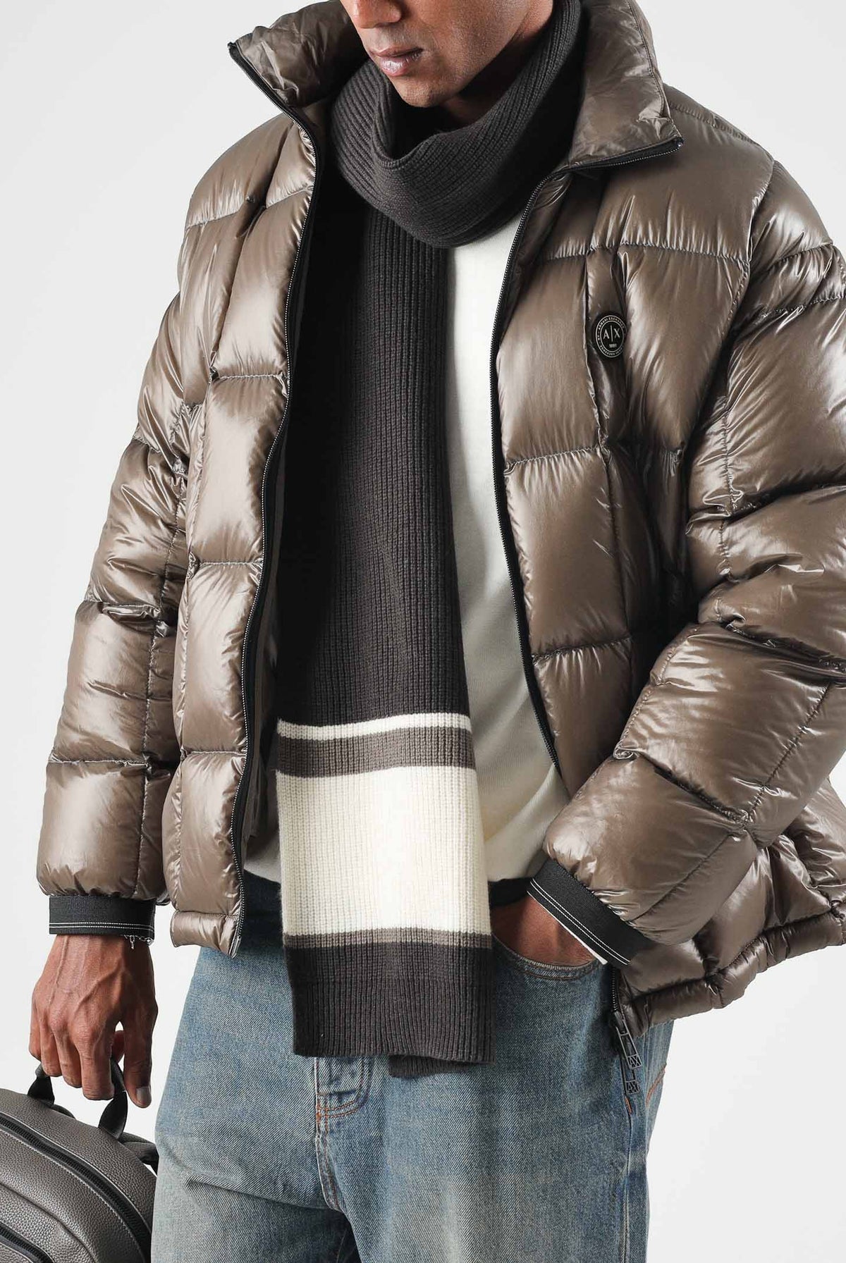 ARMANI EXCHANGE Sciarpa di lana licorice-grigio/marrone per uomo e donna con motivo a blocchi di colore e frange sottili. XM003127AF28776 M8437 ARMANI EXCHANGE