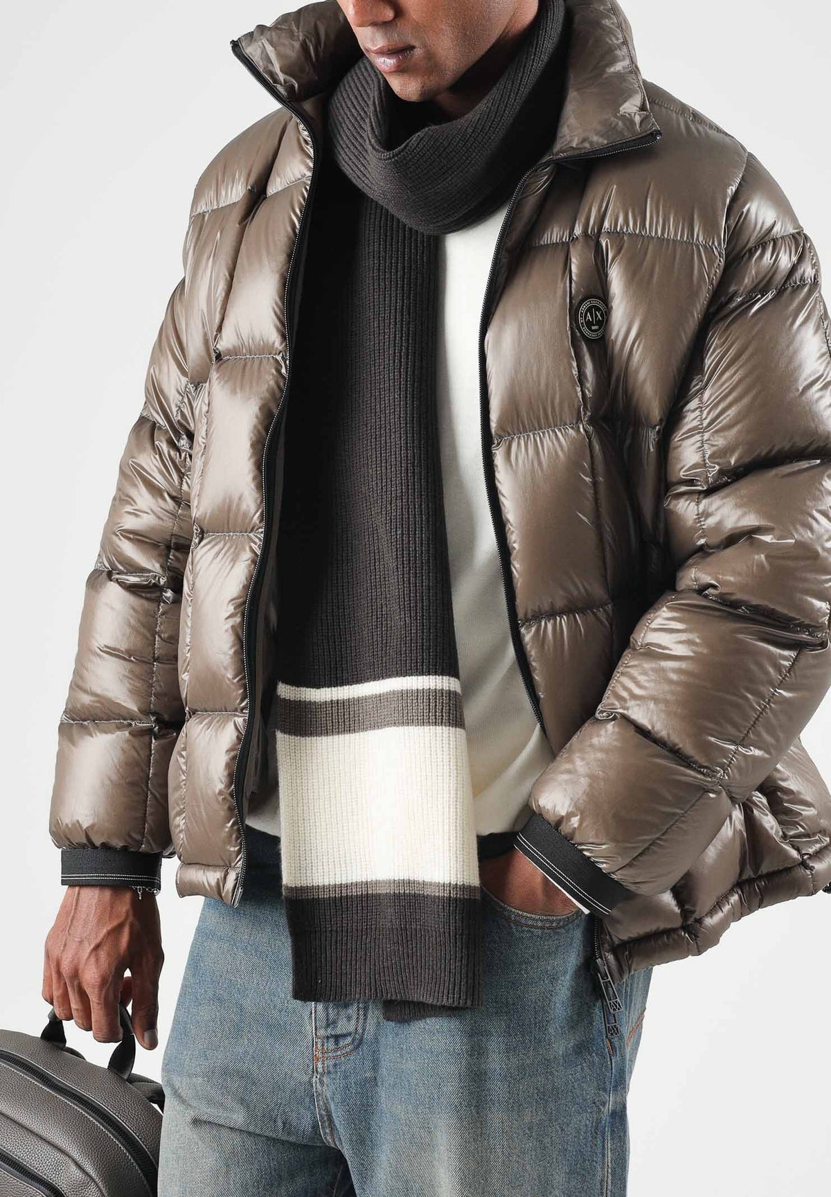 ARMANI EXCHANGE Sciarpa di lana licorice-grigio/marrone per uomo e donna con motivo a blocchi di colore e frange sottili. XM003127AF28776 M8437 ARMANI EXCHANGE