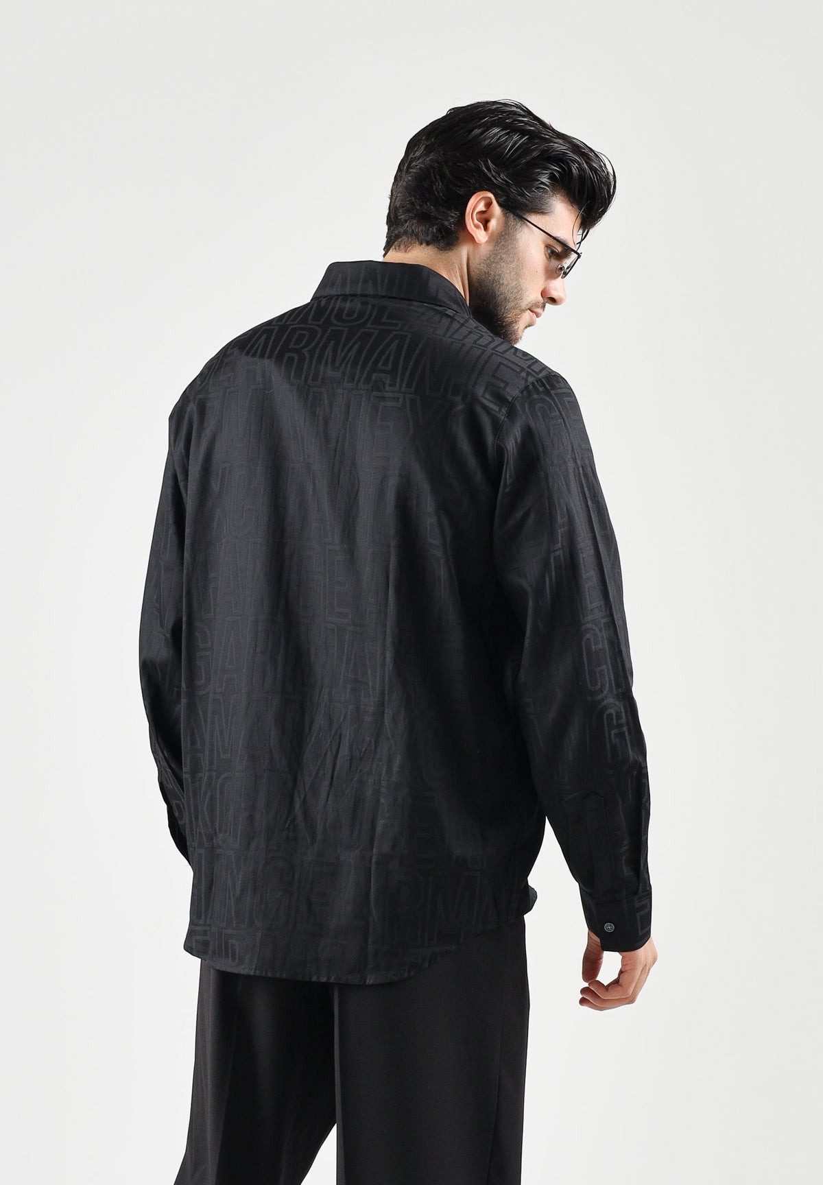 ARMANI EXCHANGE Camicia nera per uomo con colletto rigido e chiusura frontale con bottoni. XM003244AF13131 UC001 ARMANI EXCHANGE